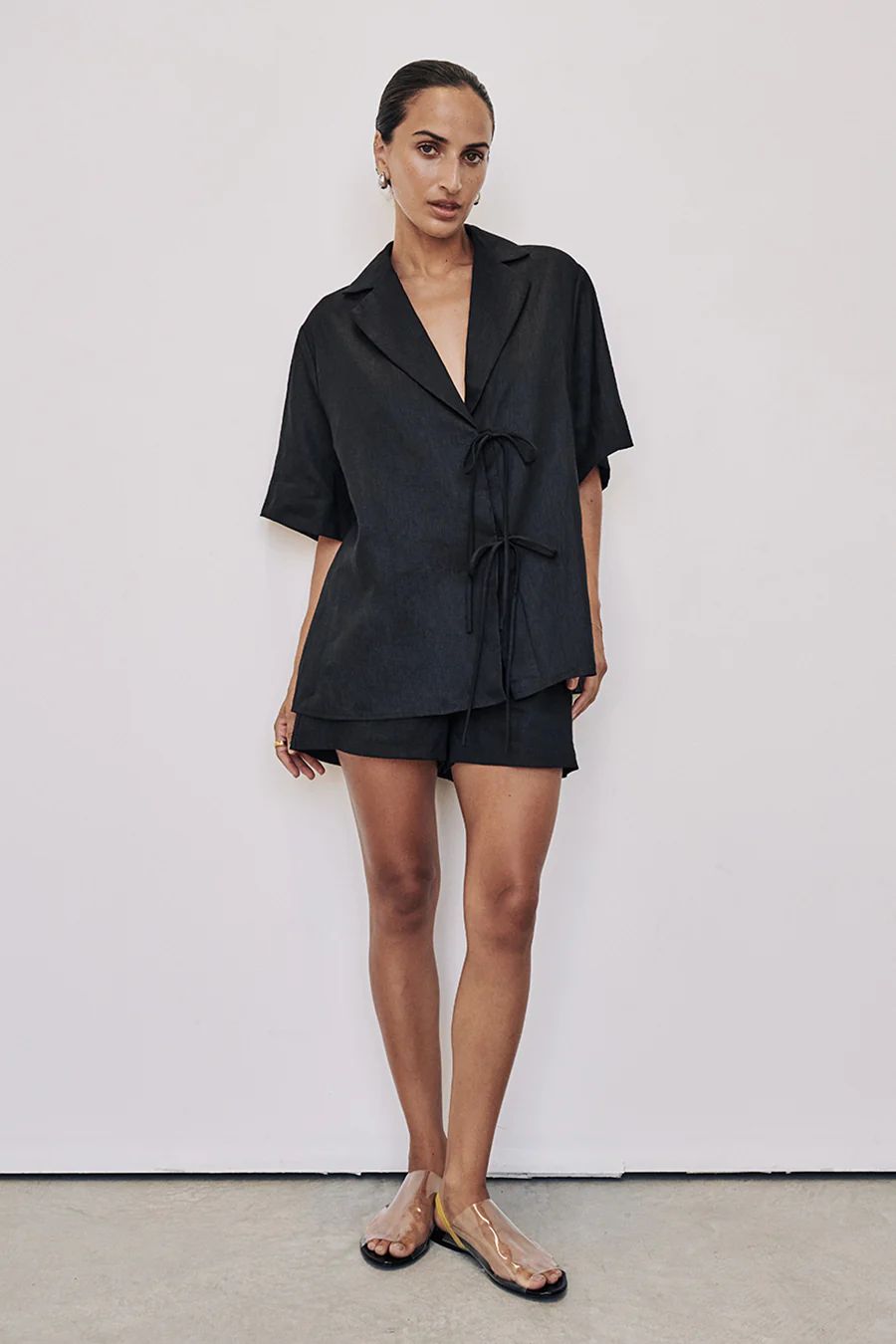 EMELIA BLACK LINEN WRAP SHIRT | DISSH