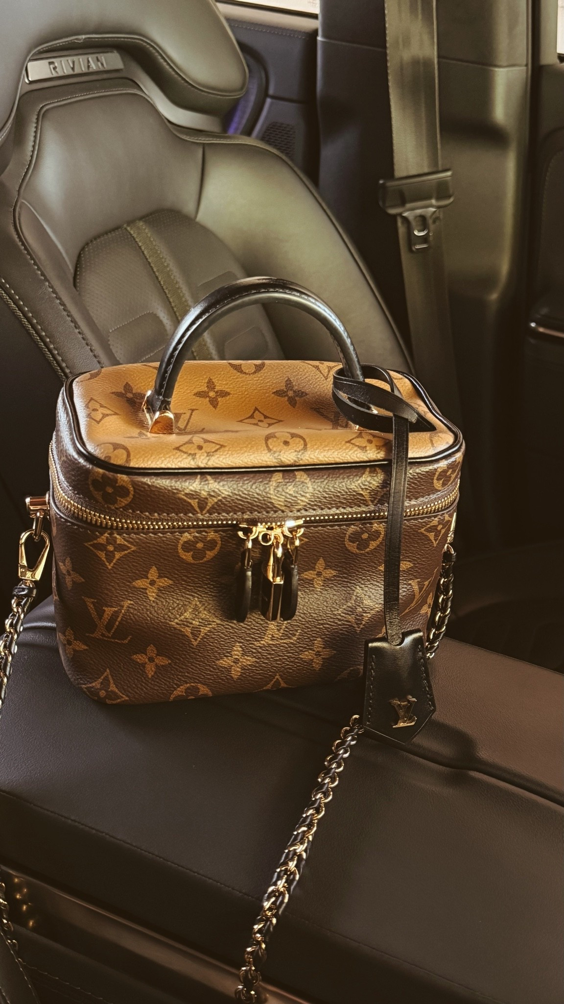 My favorite delivery day of the month? When my new @Vivrelle  bag shows up… and this LV vanity bag might be my favorite one yet.

I’ve had a vanity bag on my wishlist forever, but instead of committing to buying one, I borrowed this one through Vivrelle -  and I’m seriously obsessed. It’s one of those pieces that feels even better in person and instantly makes every outfit feel more elevated.

You can get a free month of their membership right now with my code LILIASEROWIK, so don’t sleep on it 🤎

#ad #vivrellepartner

#LTKMothersDay #LTKdayinmylife #LTKootd