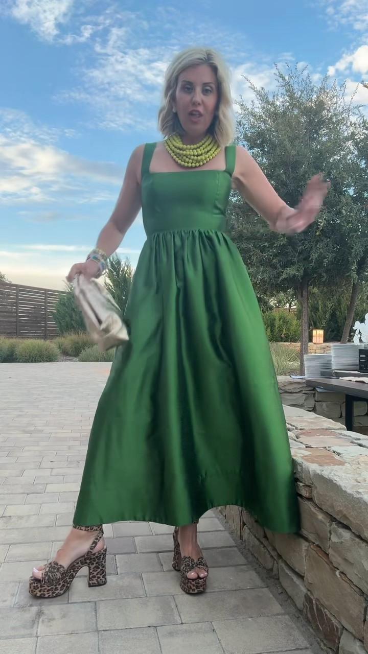You know it’s a good dress when you consider wearing it two years in a row to the exact event! I’m in size xs dress & 8 heels.

*code Catherine30 for 30% off at Allie + Bess through Sunday!

#LTKCon #LTKdayinmylife #LTKmomlife