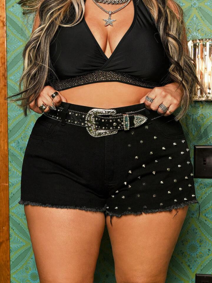 SHEIN X Priscilla Block Plus Studded Detail Raw Hem Denim Shorts | SHEIN