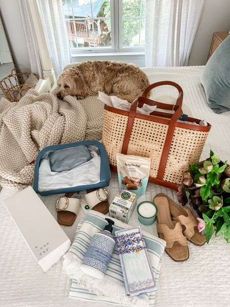 Mother’s Day gifts from Target & Amazon!

Woven purse
Caned tote bag
Makeup bag
Toiletry bag
Clear cosmetics pouch
Lavender soap
Slide sandals
Neutral sandals
Beach towel
Caramel candy
Summer candle 
Bedding
White comforter quilt
Coverlet 
Chunky knit throw blanket 



#LTKSeasonal #LTKstyletip #LTKGiftGuide