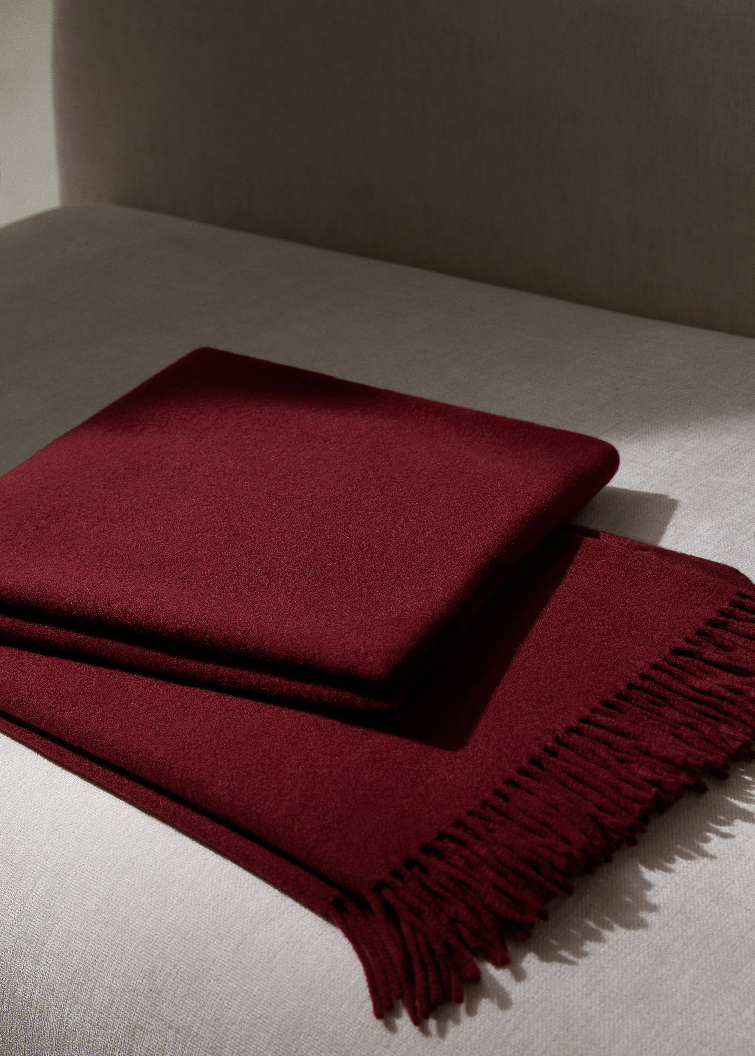 Decke aus 100 % Kaschmir - Home | MANGO Deutschland | MANGO (DE)