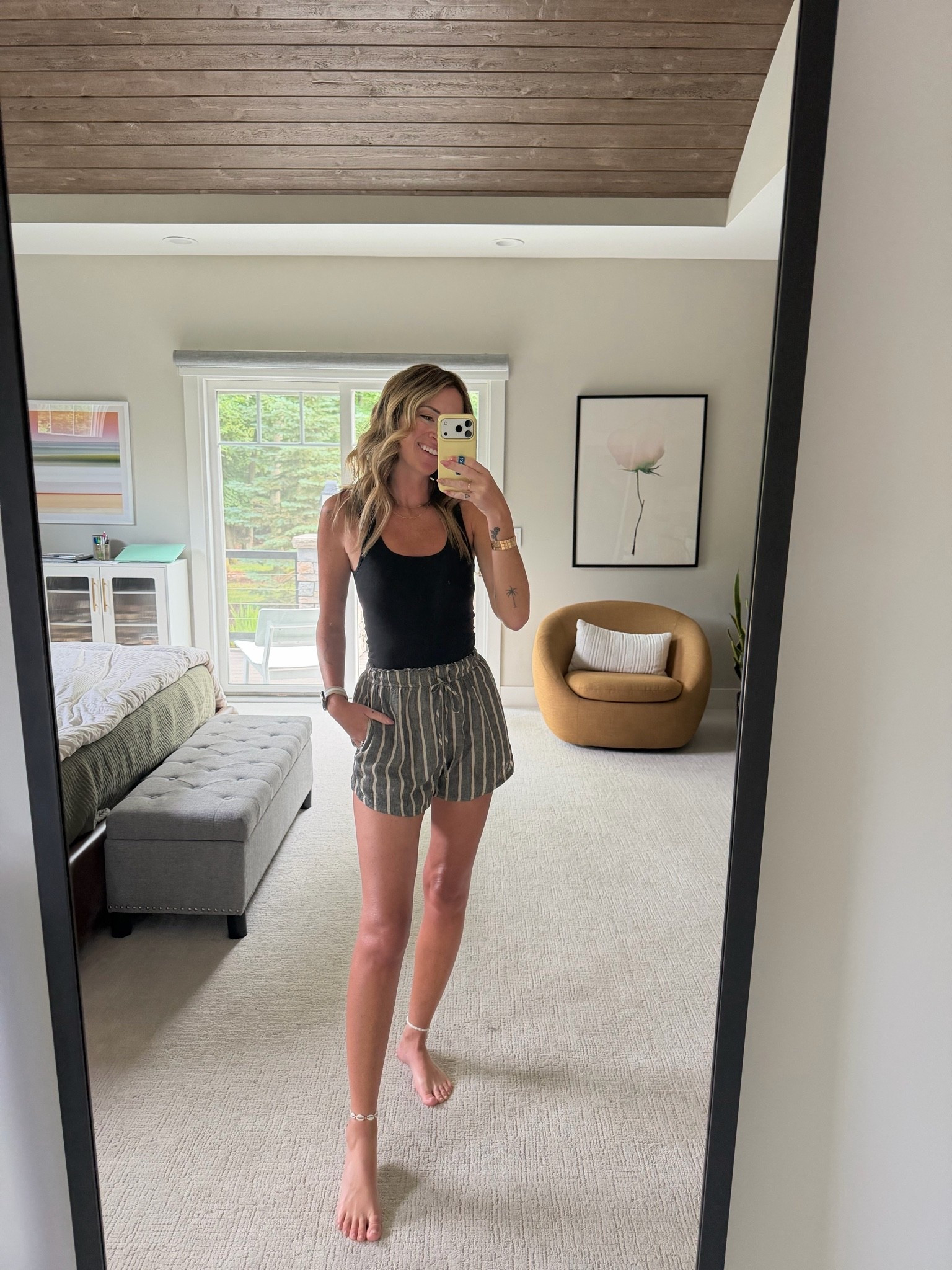 Easy summer outfits 
Z supply the perfect linen shorts
Striped shorts