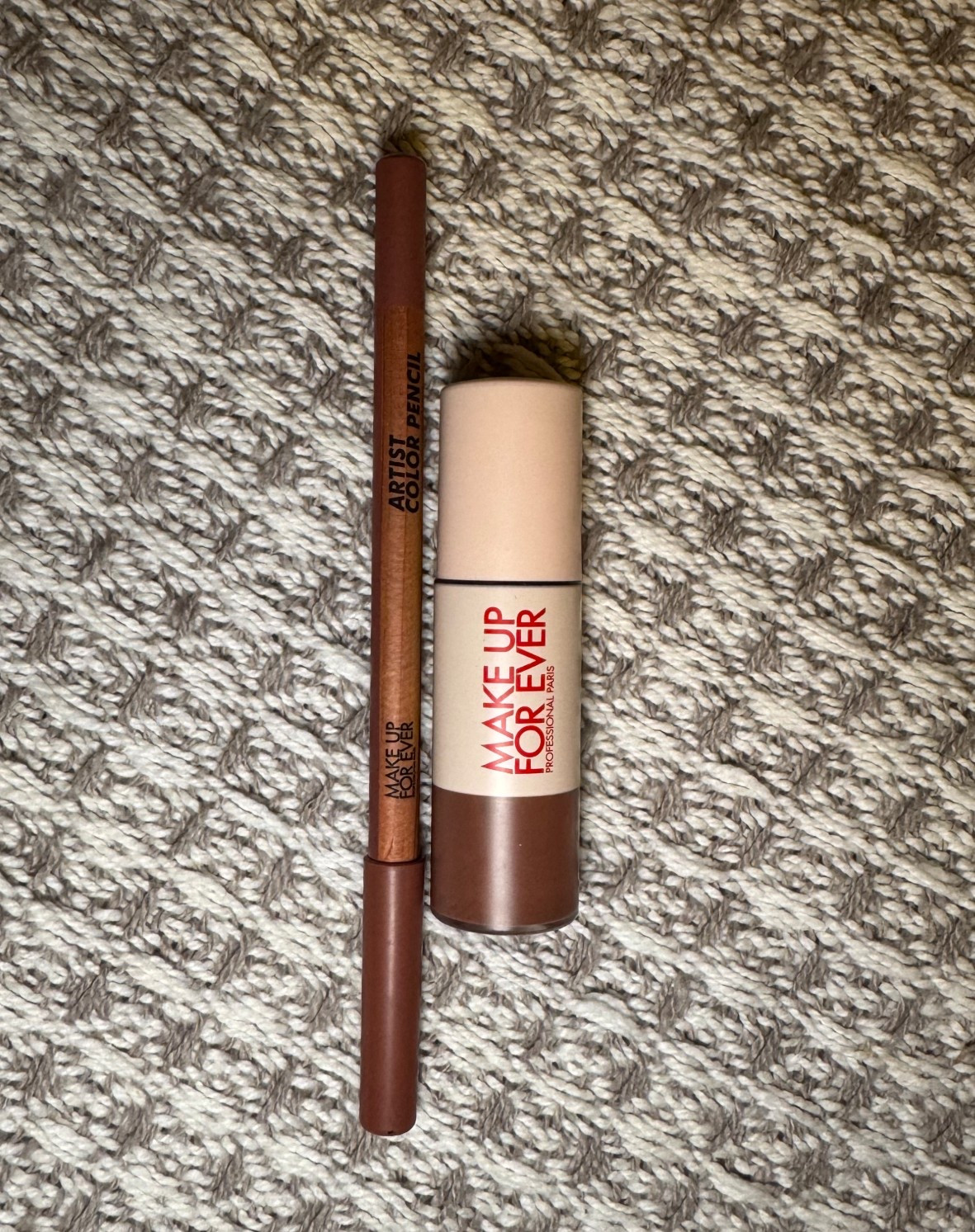 I love when brands come up with matching beauty products. This liner and gloss combo are such a pretty neutral shade, and having the same shade in both makes it easy to pair them if you struggle with makeup inspiration!

#LTKWorkwear #LTKSaleAlert #LTKBeauty