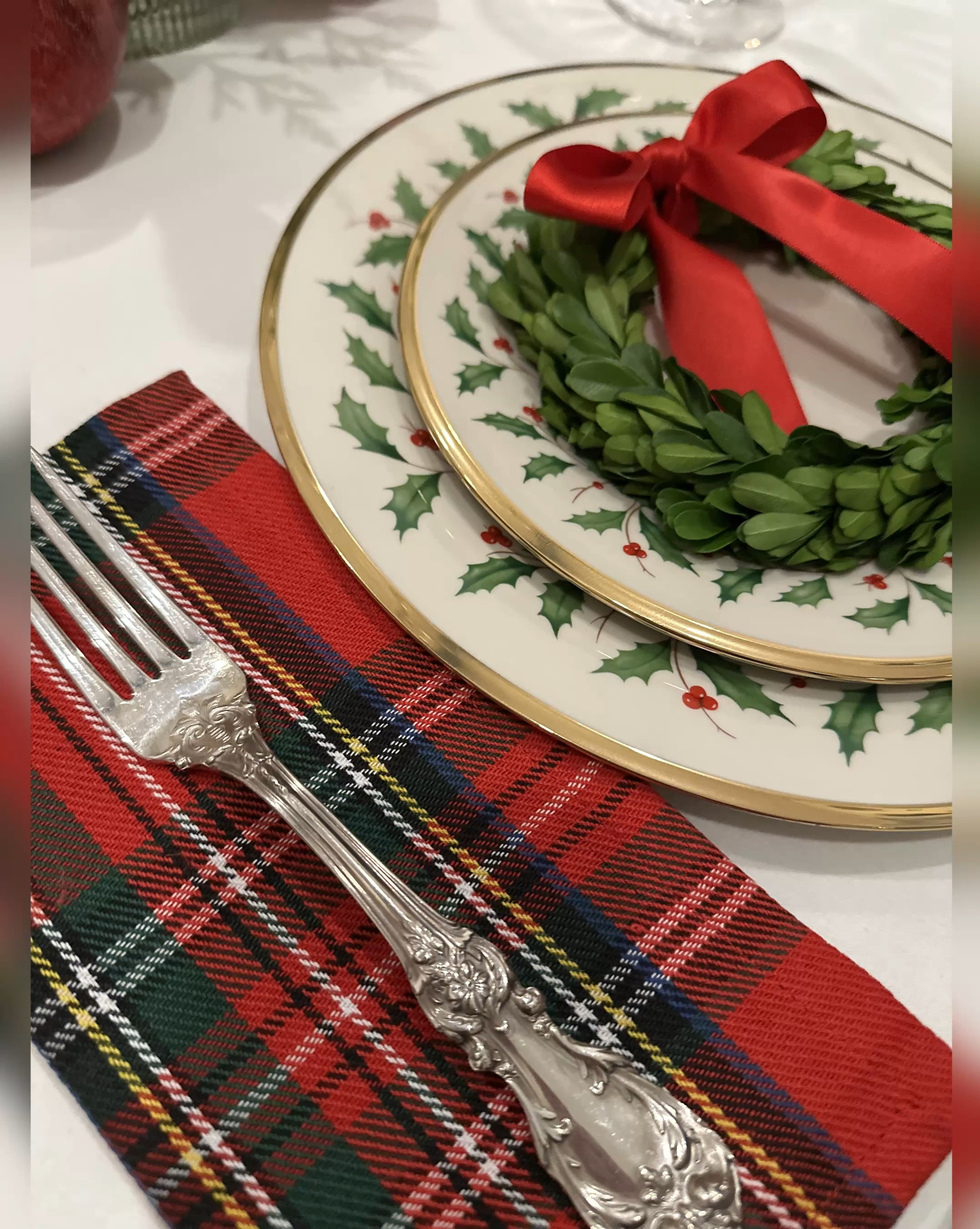 Lenox Holiday and tartan plaid napkins make for the perfect Christmas table ♥️🎄

#LTKHome #LTKWatchNow #LTKHoliday