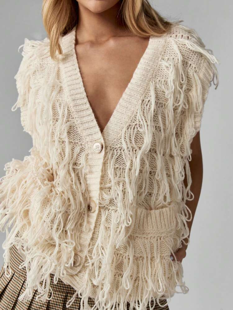 MISSGUIDED Knitted Button Front Sweater Vest With Fringe Detail Fall Winter Layering Piece Cozy Casual Fashion Statement Holiday Party Wear Autumn Season | SHEIN
