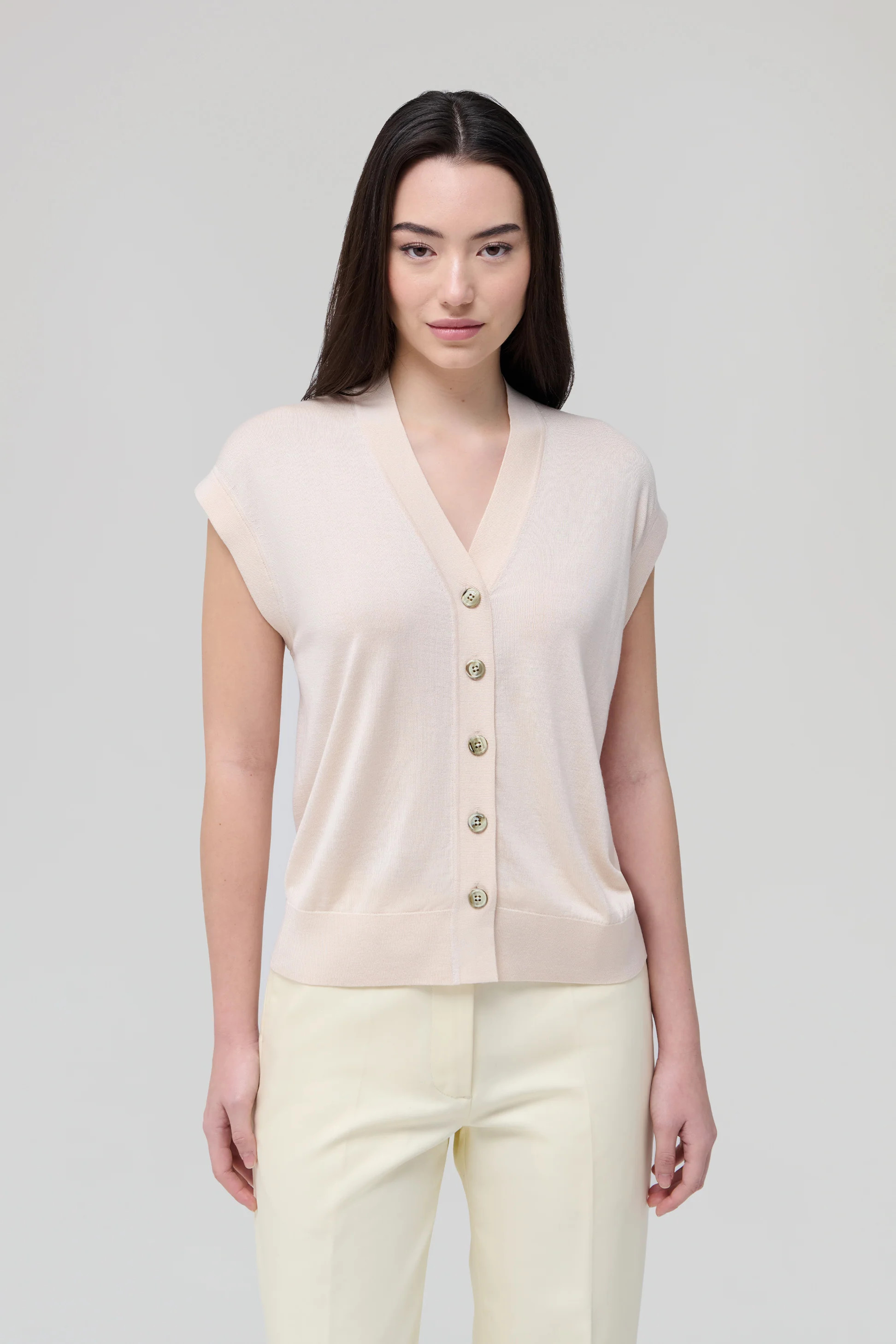 SILK CASHMERE V-NECK VEST | Renggli