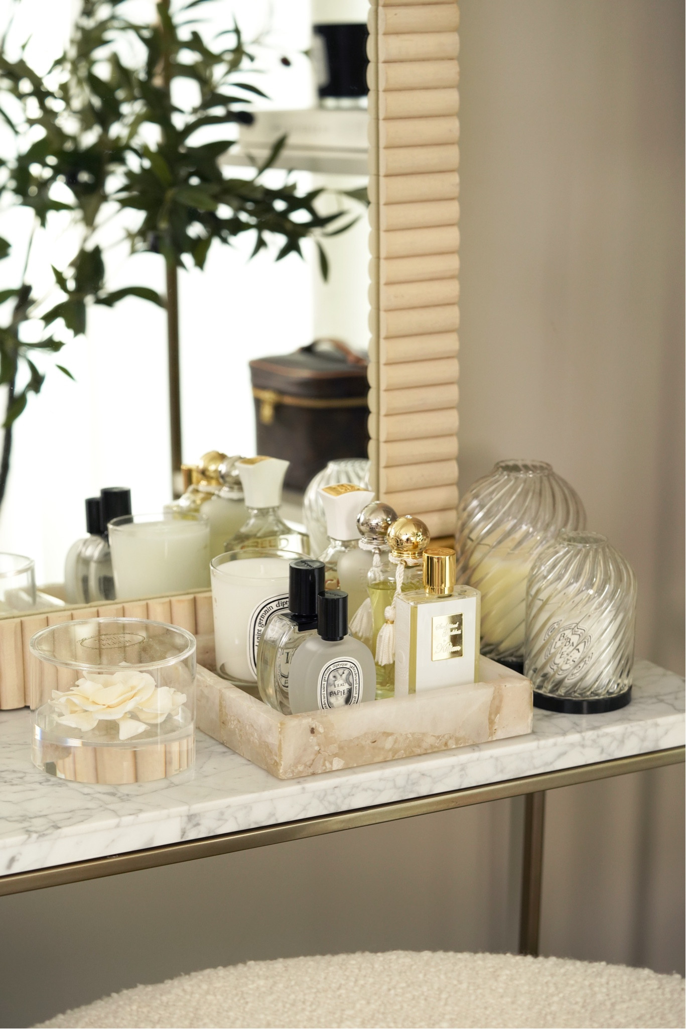 Mirror: Anthropologie (discontinued)
Console: West Elm
Tray: Pottery barn
Candle holders: Diptyque 