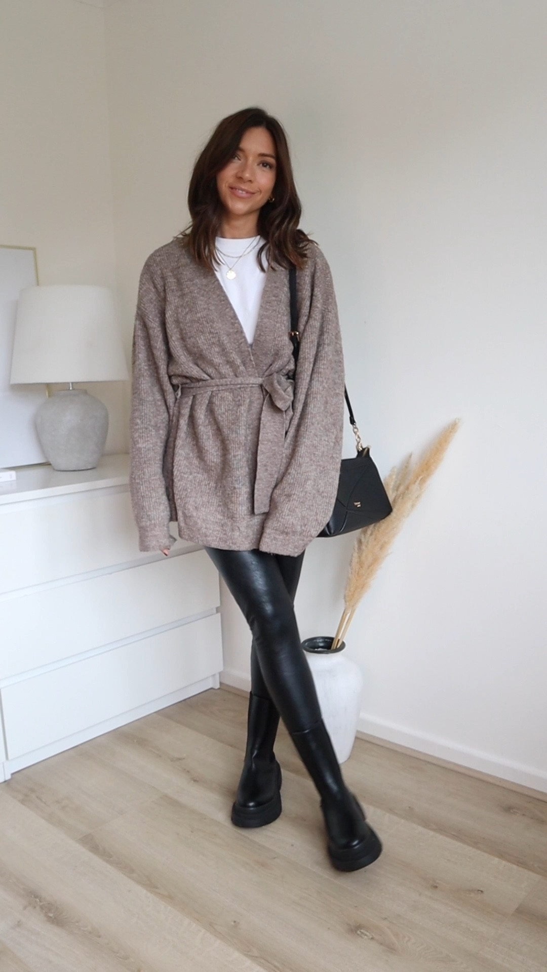 Everyday Autumn Outfit 

H&M tie cardigan (I have a size small) 

Commando leather leggings - these are so good! They suck you in and such good quality and flattering - also a good length on me 

T-shirt is from cos - the perfect slightly cropped white tee

Boots are pretty little thing 



#LTKeurope #LTKfindsunder100 #LTKSeasonal