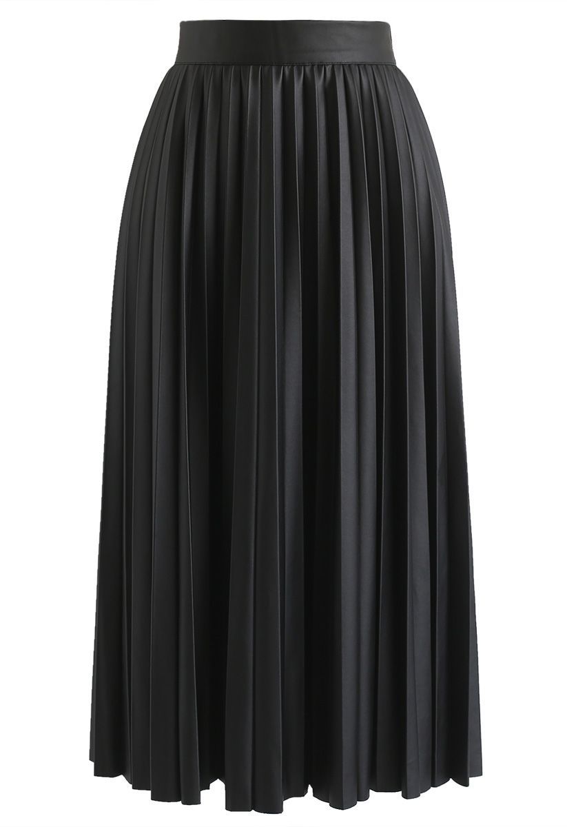 Faddish Gloss Pleated Faux Leather A-Line Skirt in Black | Chicwish