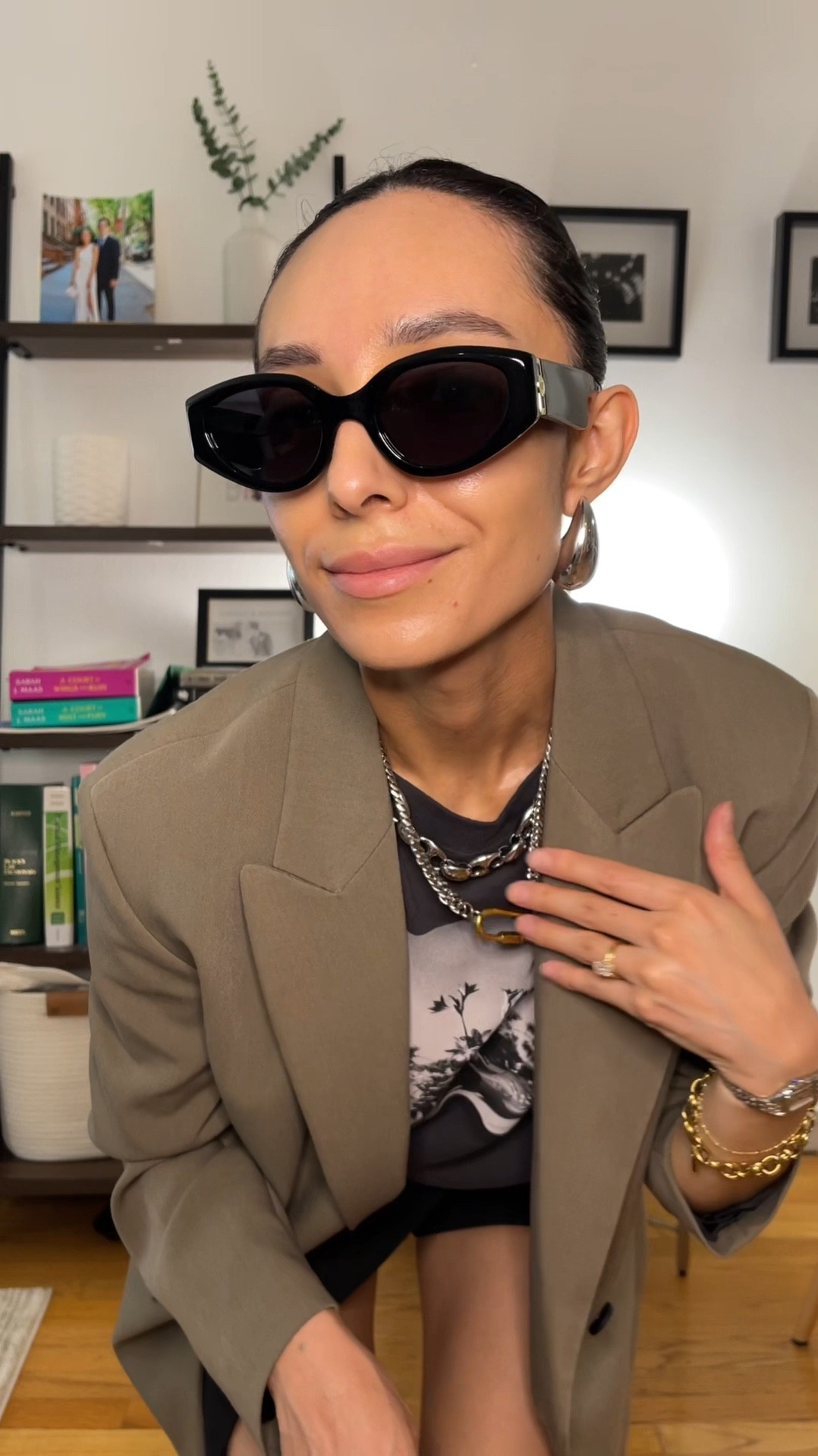 How I’m wearing olive this fall, outfit 2!

Oversized blazer, graphic tee, wrap mini skirt, Mary Jane flats, layered necklaces, Bottega drop earrings dupes

#LTKFindsUnder100 #LTKFindsUnder50 #LTKStyleTip