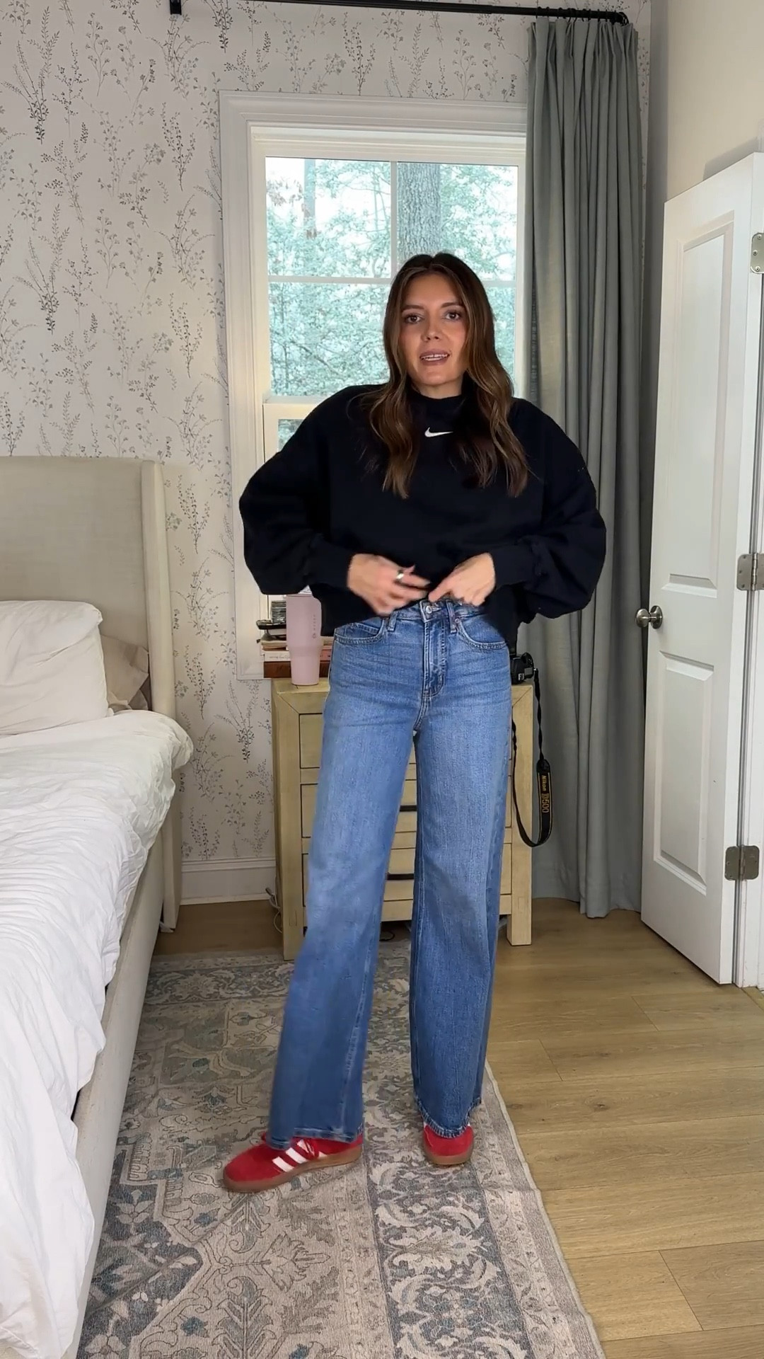 Half off jeans!! 50% off old navy jeans today only! High rise wide leg jeans with stretch!! I’m 5’7” in a 2 regular. 

#LTKSaleAlert #LTKFindsUnder50 #LTKOver40