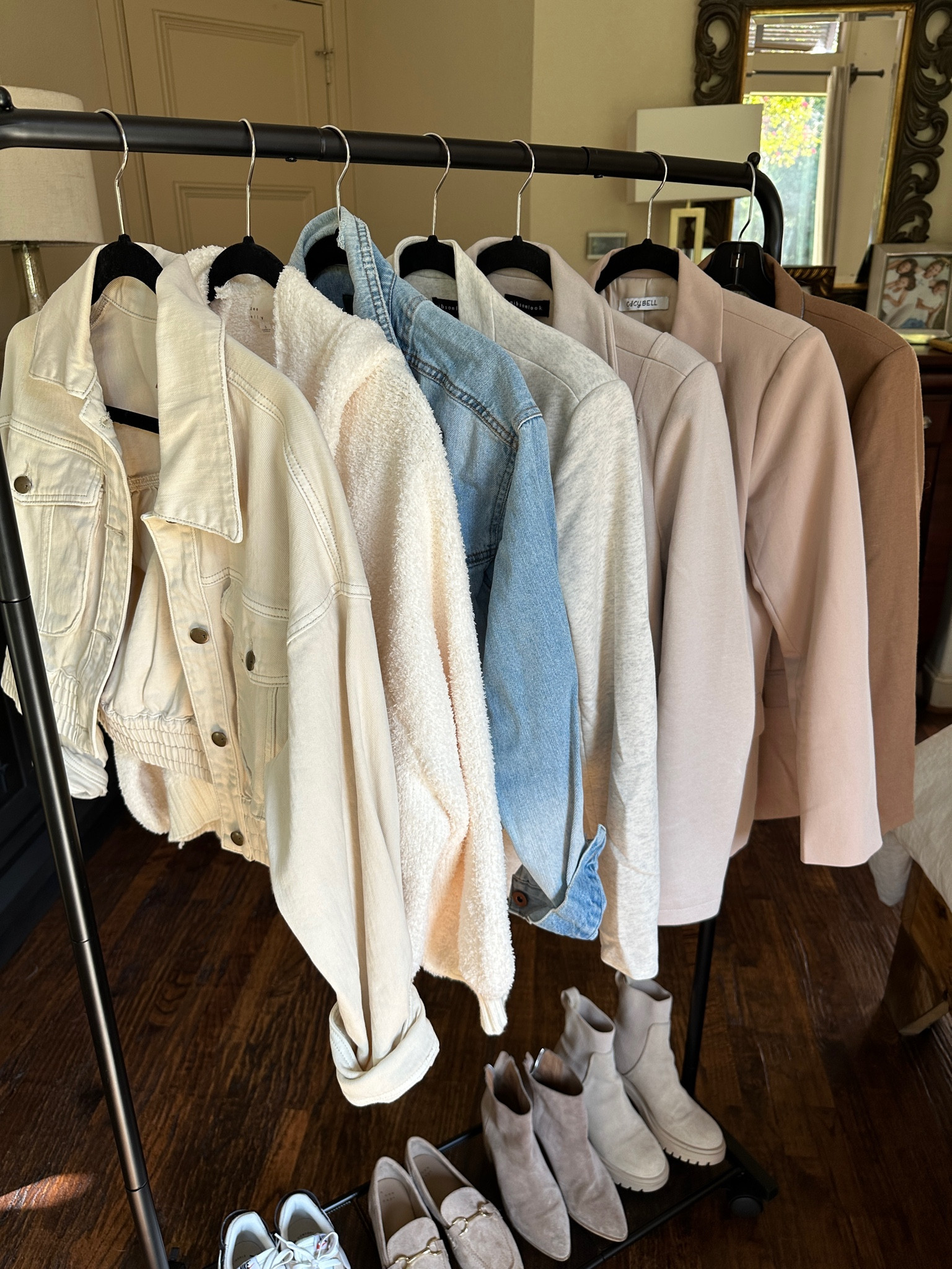 The Perfect Fall Jackets and Shoes

White jacket  jean jacket  tan jacket  pink jacket  brown jacket  cream jacket  boots  sneakers  fall  fall jackets 

#LTKshoecrush #LTKSeasonal #LTKstyletip