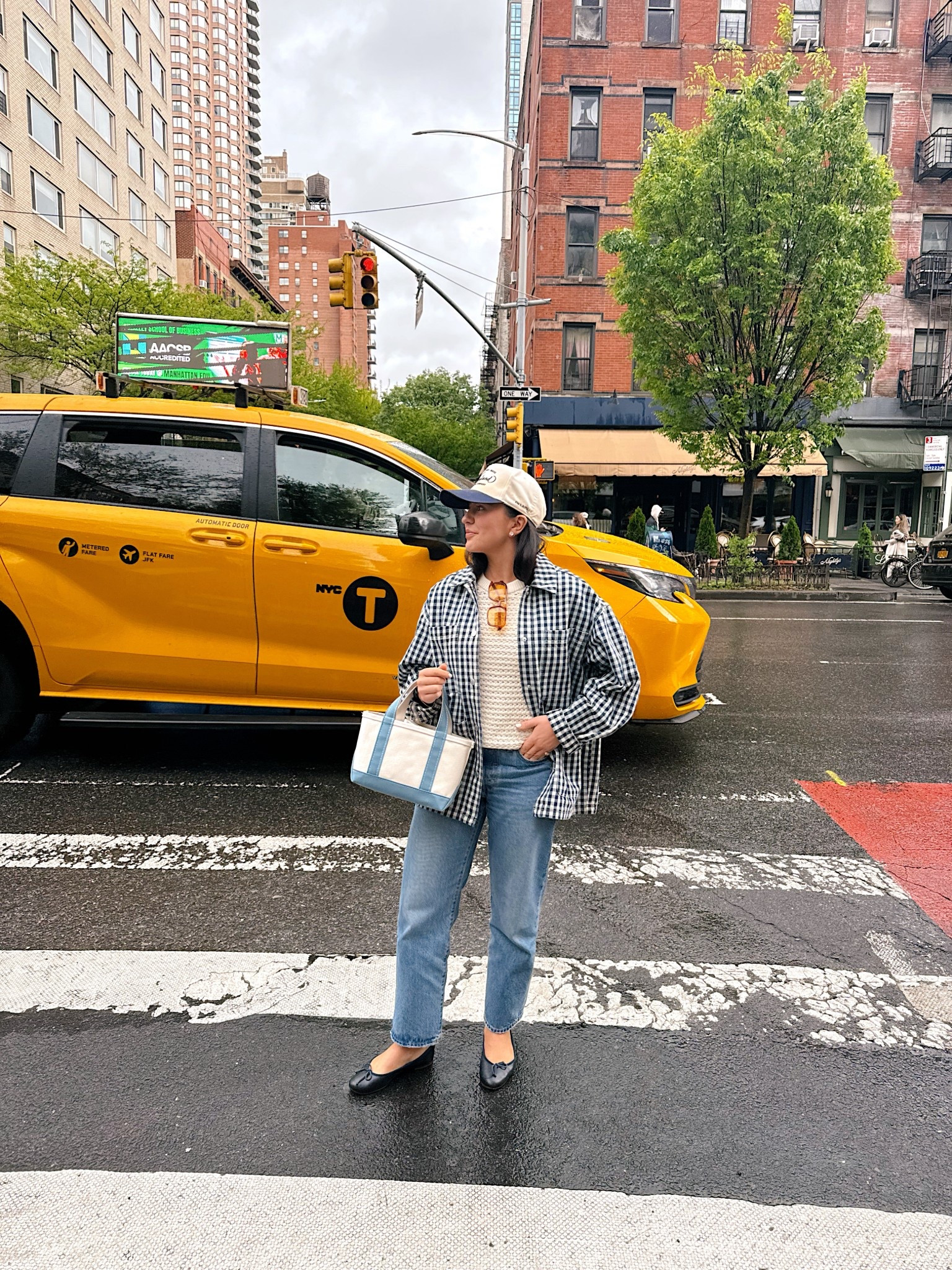 Rainy day in the city 🚕