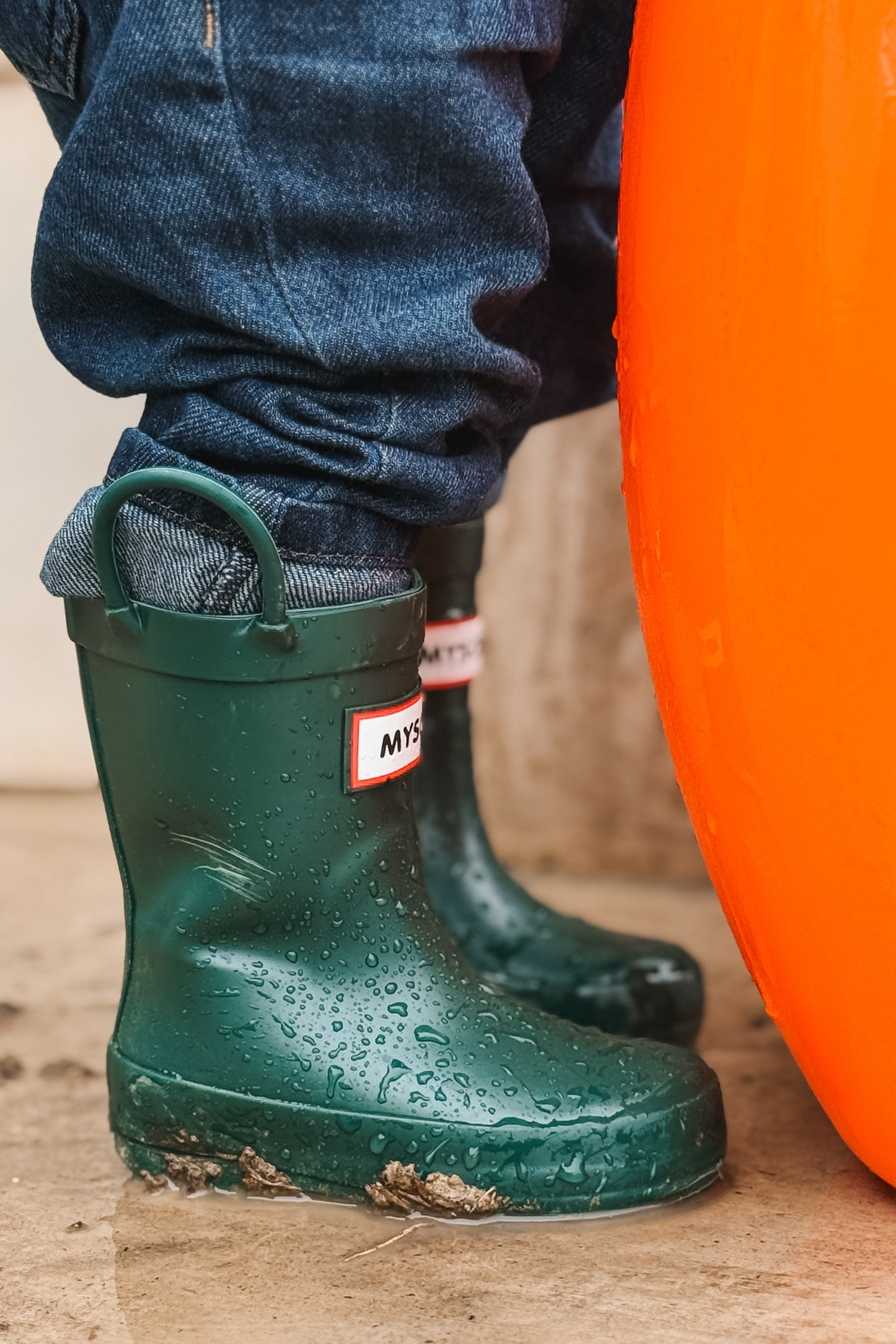 Hunter vibes at an Amazon price! Bc I’m not paying $60+ when my toddler grows out of shoes in 3.5 minutes 😂 these are under $25 (but run 1-2
Sizes big!)

#LTKSeasonal #LTKShoeCrush #LTKKids