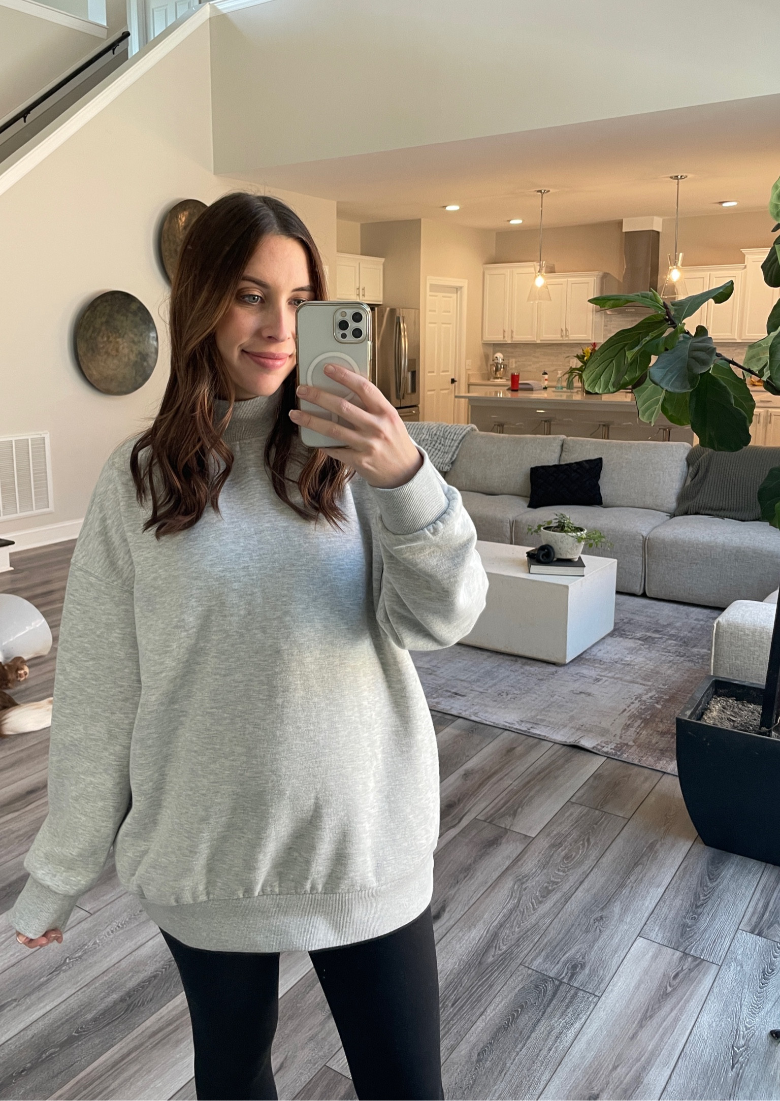 Bump friendly sweatshirt with pockets from Forever 21. I sized up to a medium, but it already has an oversized fit 

#LTKfindsunder50 #LTKstyletip #LTKbump