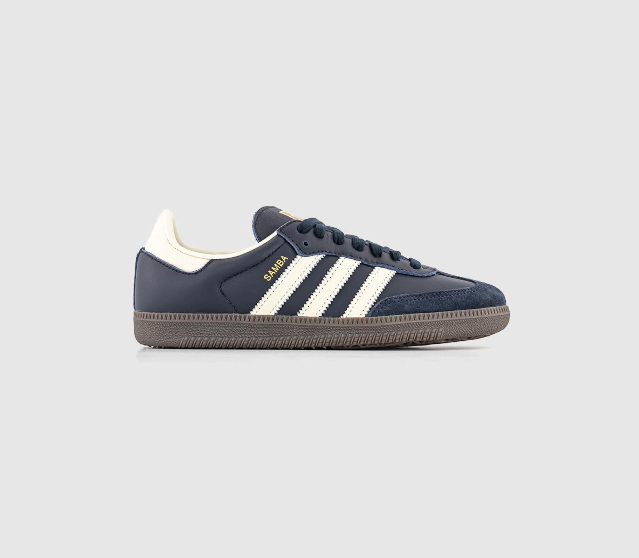 navy sambas 

adidas | samba | autumn trainer | autumn shoes 

#LTKstyletip #LTKeurope #LTKshoecrush