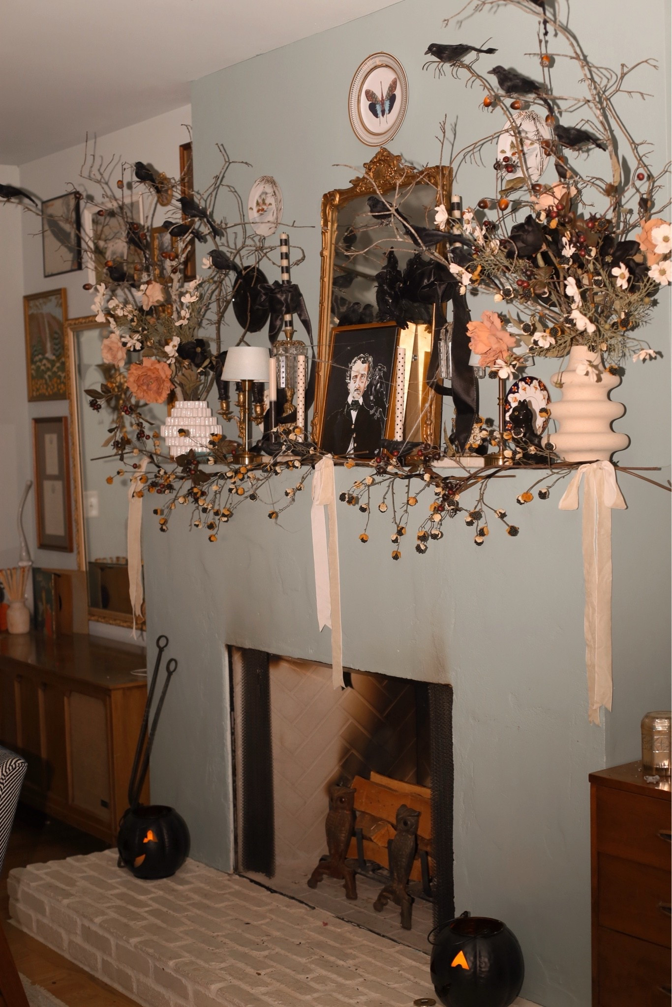 A gothic romance mantel perfect for Halloween!! 🎃

#LTKSeasonal #LTKHome