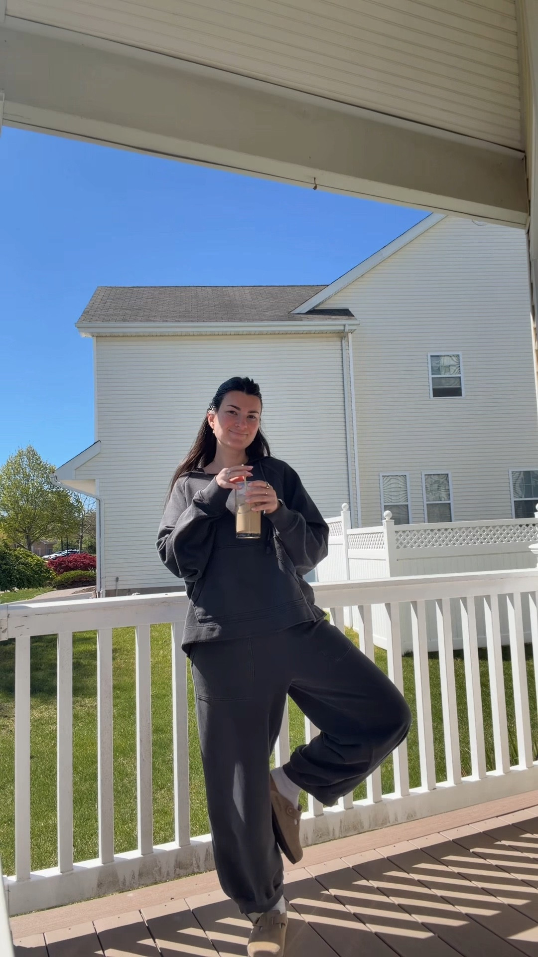 Morning coffee in my new aerie set☀️

#LTKdayinmylife #LTKgrwm #LTKootd