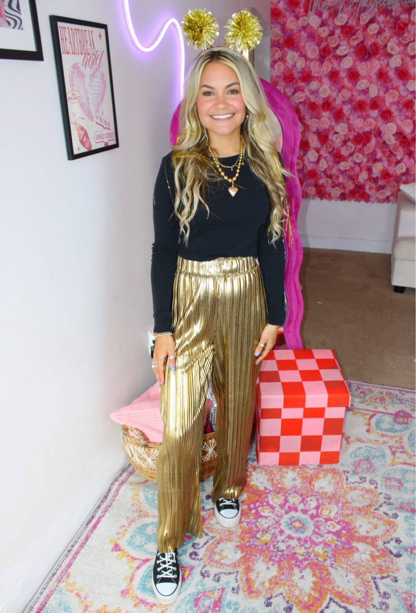 School Spirit Week: Gold Day

Pants size small
Shoes size 8