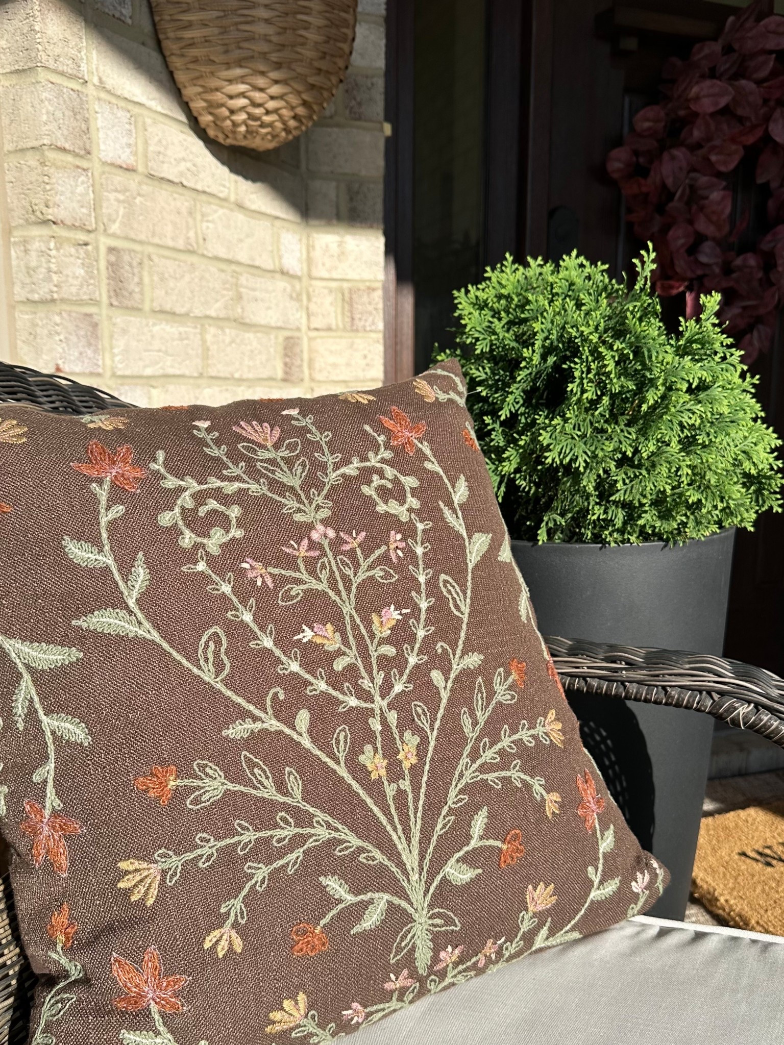 🍂 “Is your home Fall-ready? This embroidered throw pillow from BHG will make it irresistible!
#fallthrowpillow
#walmartfind
#vintagefallvibes
#seasonaldecor
#bhgfall

#LTKHome #LTKStyleTip #LTKSeasonal