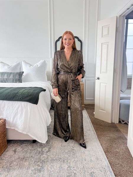 express try on // new year eve looks! This shimmer jumpsuit is so pretty and flowy! I love this option for a work holiday party!

Sizing:
jumpsuit: small

#LTKstyletip #LTKHoliday #LTKSeasonal