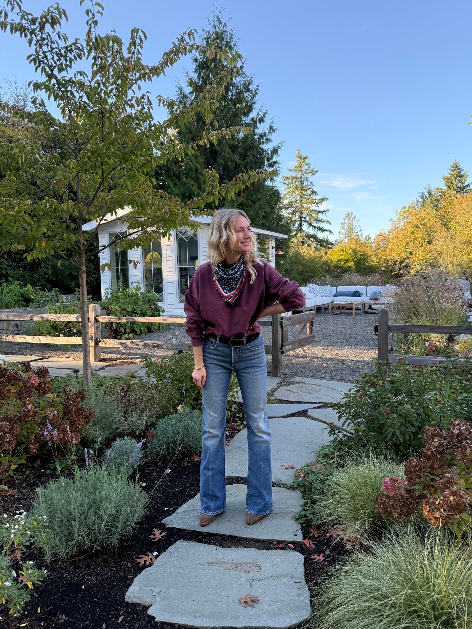 Loving these new Madewell jeans:) wearing a 26, and wearing a small in the sweatshirt (which is 40% off!)