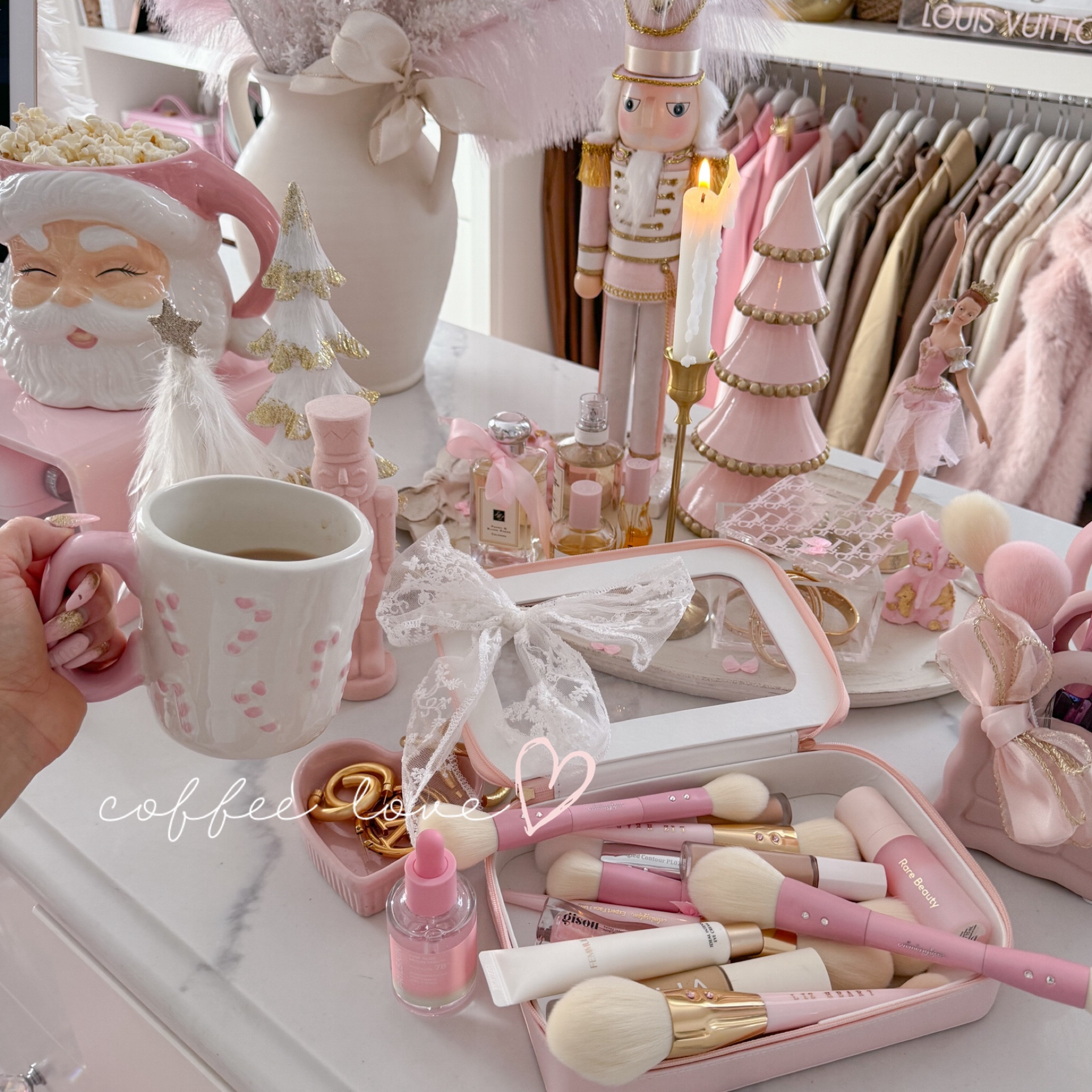 Coffee time!🎀☕️ 