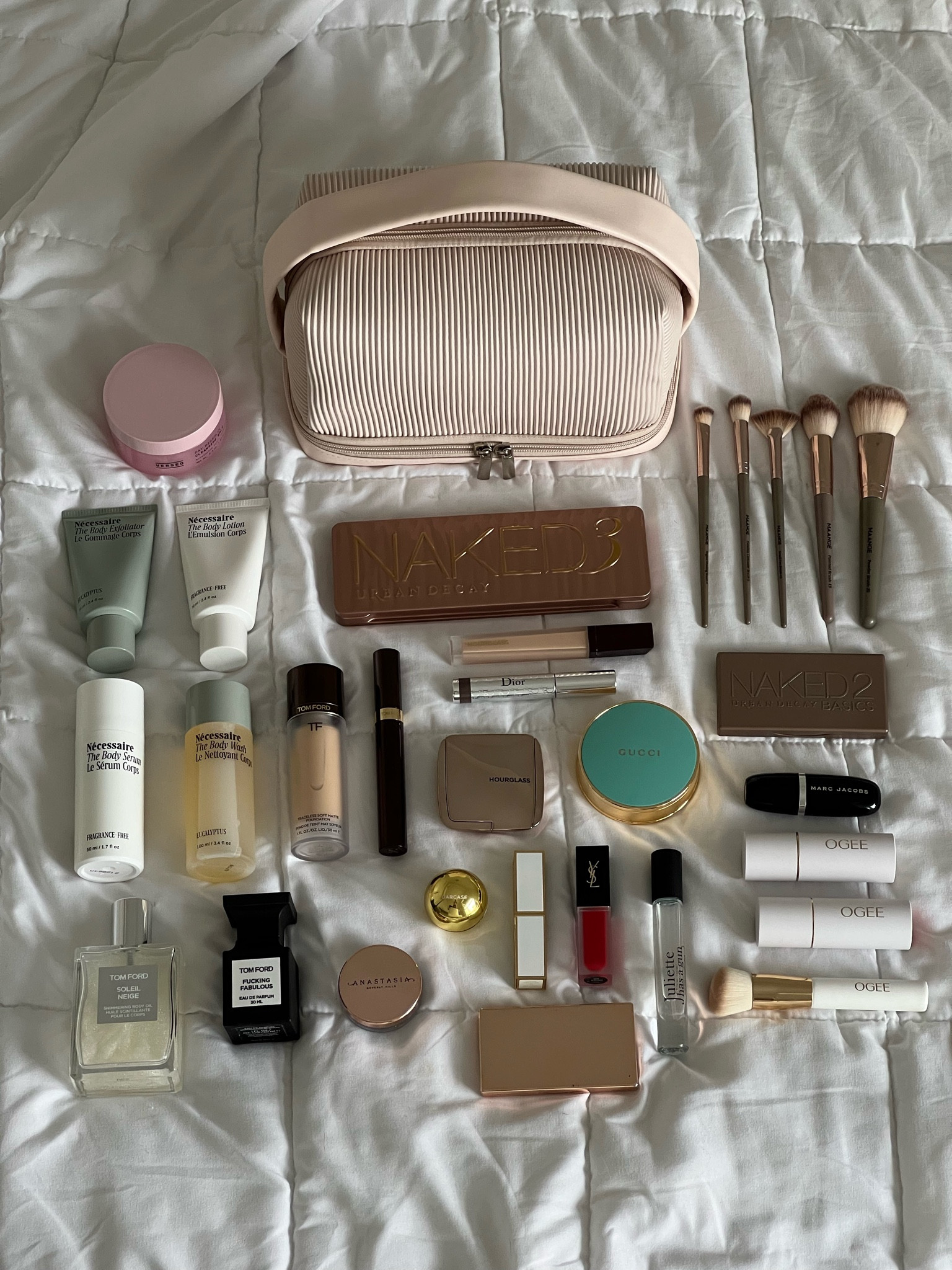 Have you tired any of these? ✨


makeup essentials, makeup haul, makeup products, best makeup products, luxury gift, skincare products 

#LTKSpringSale #LTKbeauty #LTKfindsunder100