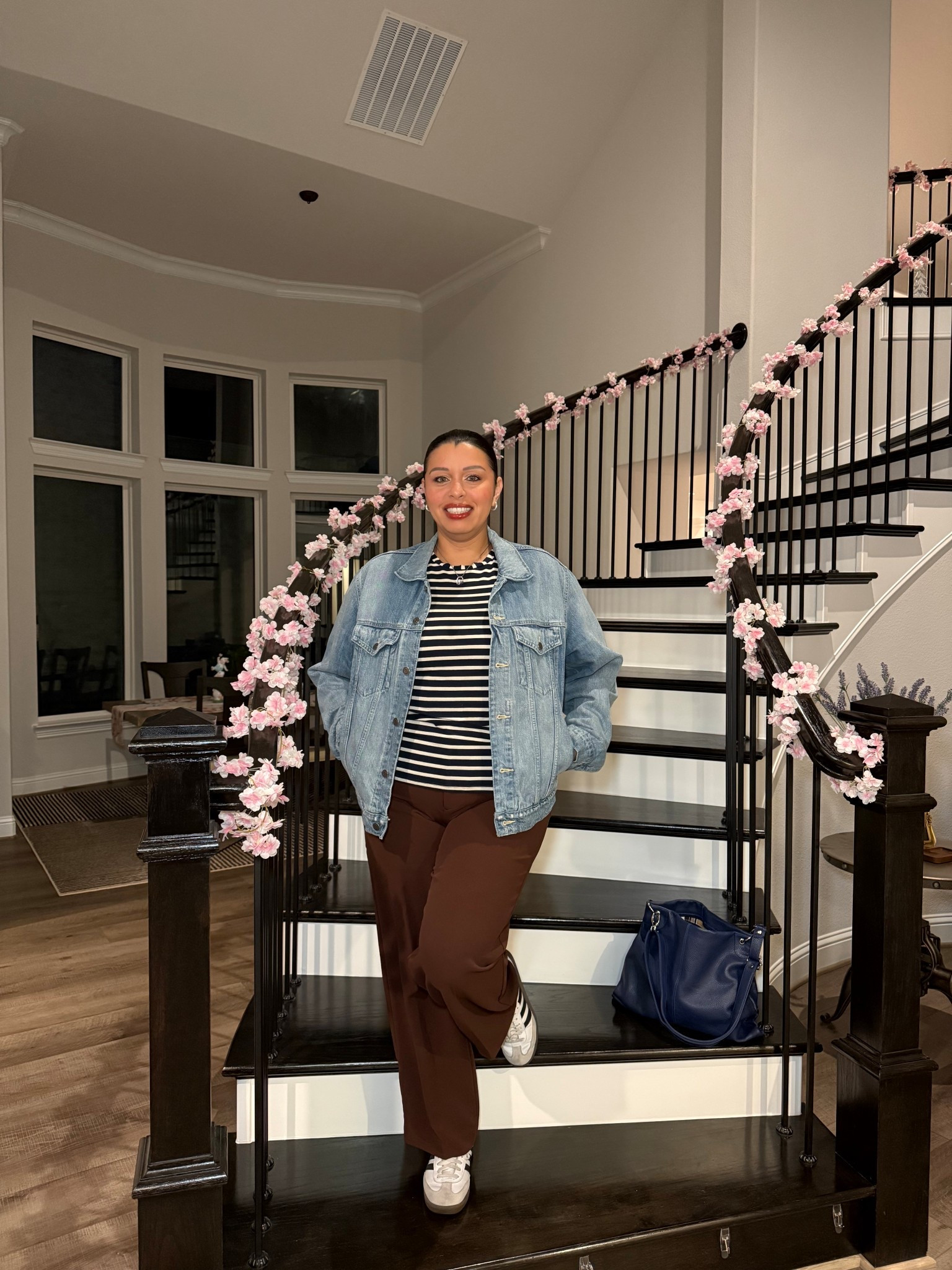Outfit of a mom in her 40’s 🤎🩵

Outfit, mom outfit, cute outfit, cozy outfit, spring outfits, chic outfit, Mom style, fashion over 40, outfit of the day, work outfit, trends 

#LTKootd #LTKBeauty #LTKWorkwear