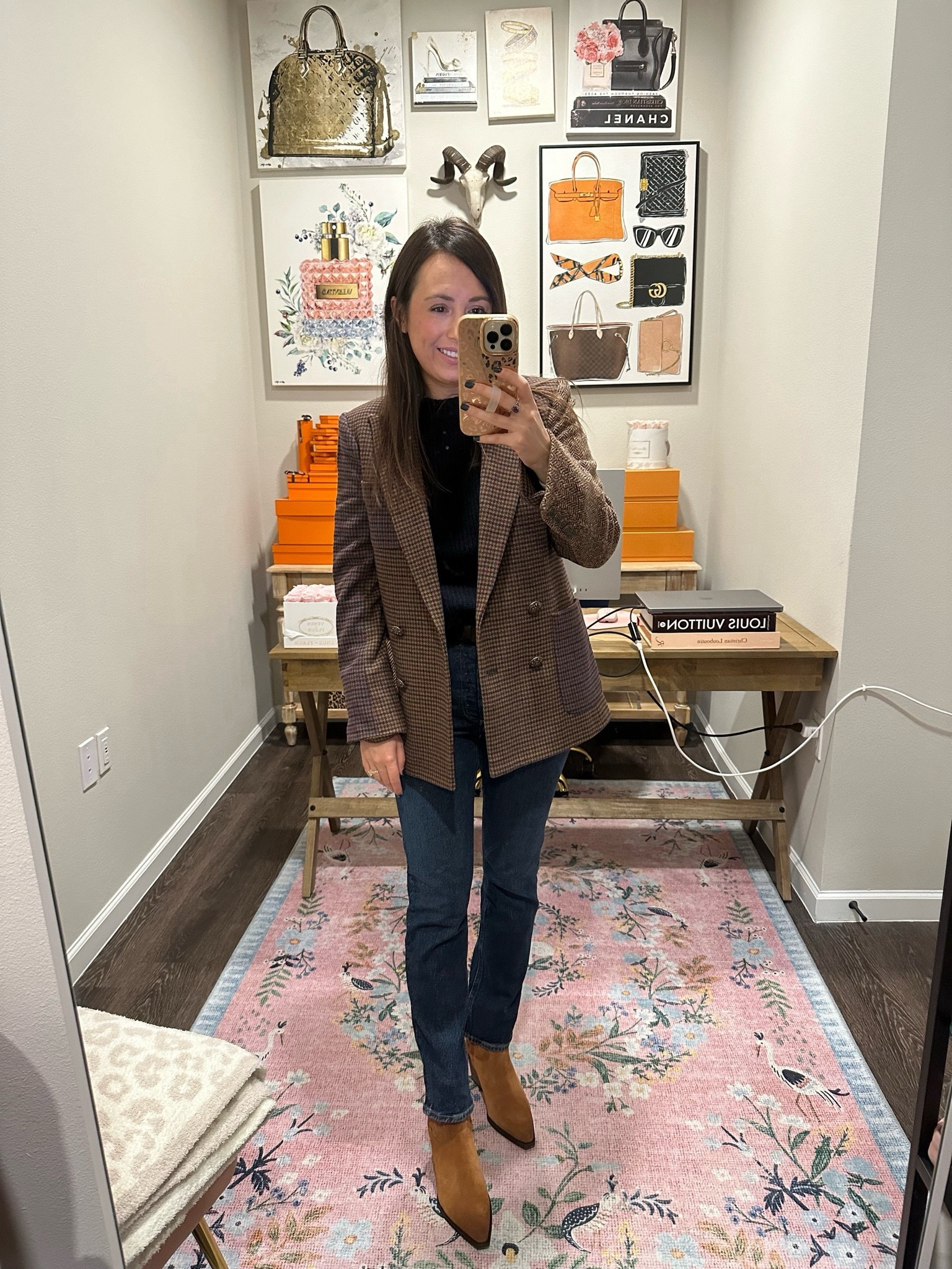 Fall outfit- Veronica beard blazer (size 2), Vince sweater (xs) with agolde jeans (25) and frame belt (xs) and western boots





#LTKstyletip #LTKfindsunder100 #LTKSeasonal