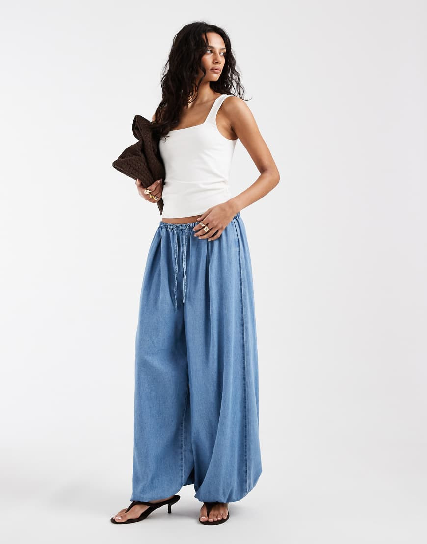 ASOS DESIGN lightweight balloon pants in midwash-Blue | ASOS (Global)