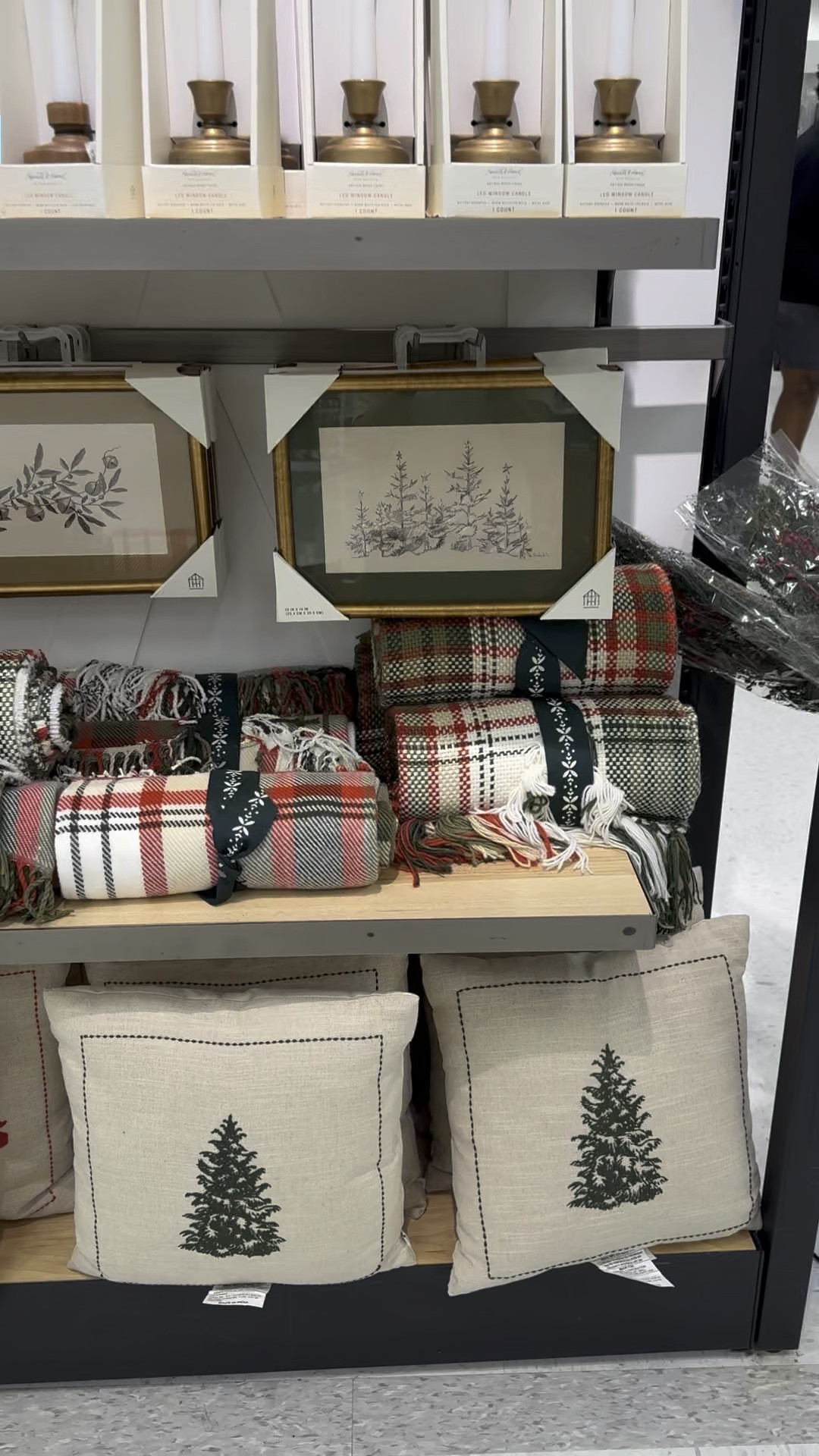 These Christmas art prints are so good

Christmas decor, Christmas pillows, 

#LTKHoliday #LTKHome