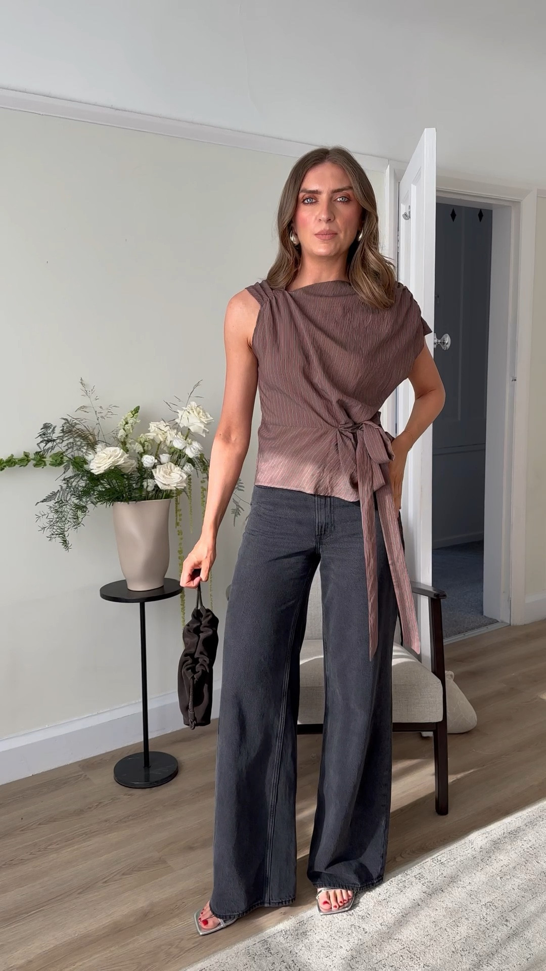 Date night outfit 
8 in the Topshop top 
26 long in the Abercrombie wide leg jeans 
Silver heels - mine are older so I’ve found similar
Brown suede cos bag 


#LTKeurope #LTKsummer #LTKuk