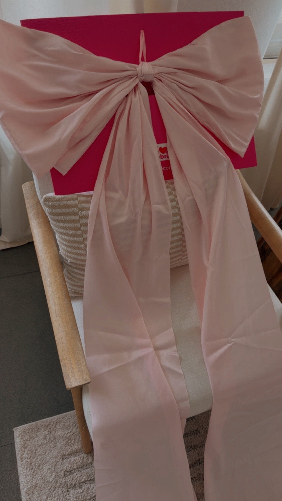 This Walmart oversized now would make the perfect Galentines Party backdrop 

#LTKSeasonal #LTKHome