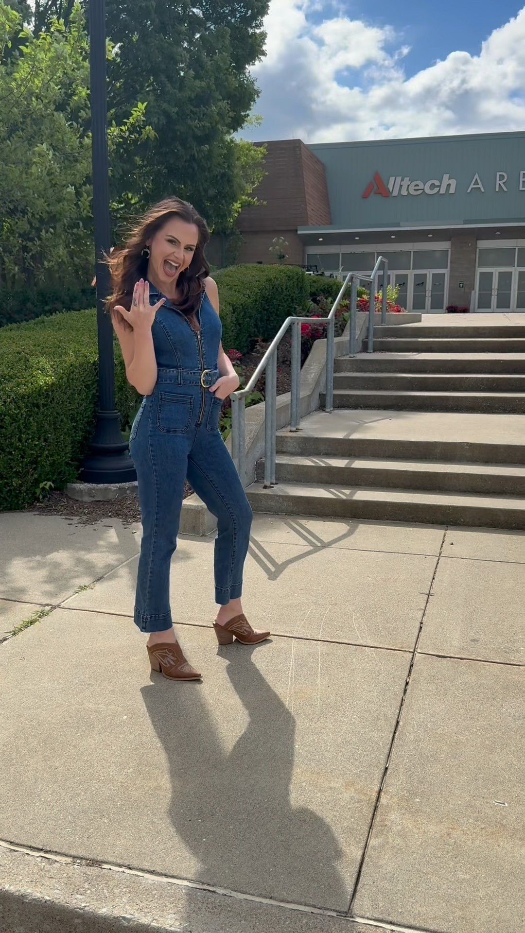 Kentucky friends! Come check out the Sugar Days Marketplace at the Altec Arena @ the Kentucky Horse Park! 

May 23-25 - shop local vendors and local businesses. 🫶

Yes a denim jumpsuit was completely appropriate for the making of this promo! 

Date night outfit 
Weekend outfit 
OOTD 
Country concert outfit 
Summer outfit 
Date ideas
Where to go 



#LTKStyleTip #LTKWorkwear #LTKParties
