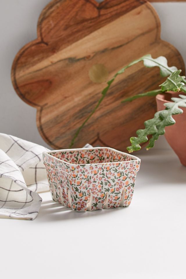Berry Colander Dish | Urban Outfitters (US and RoW)
