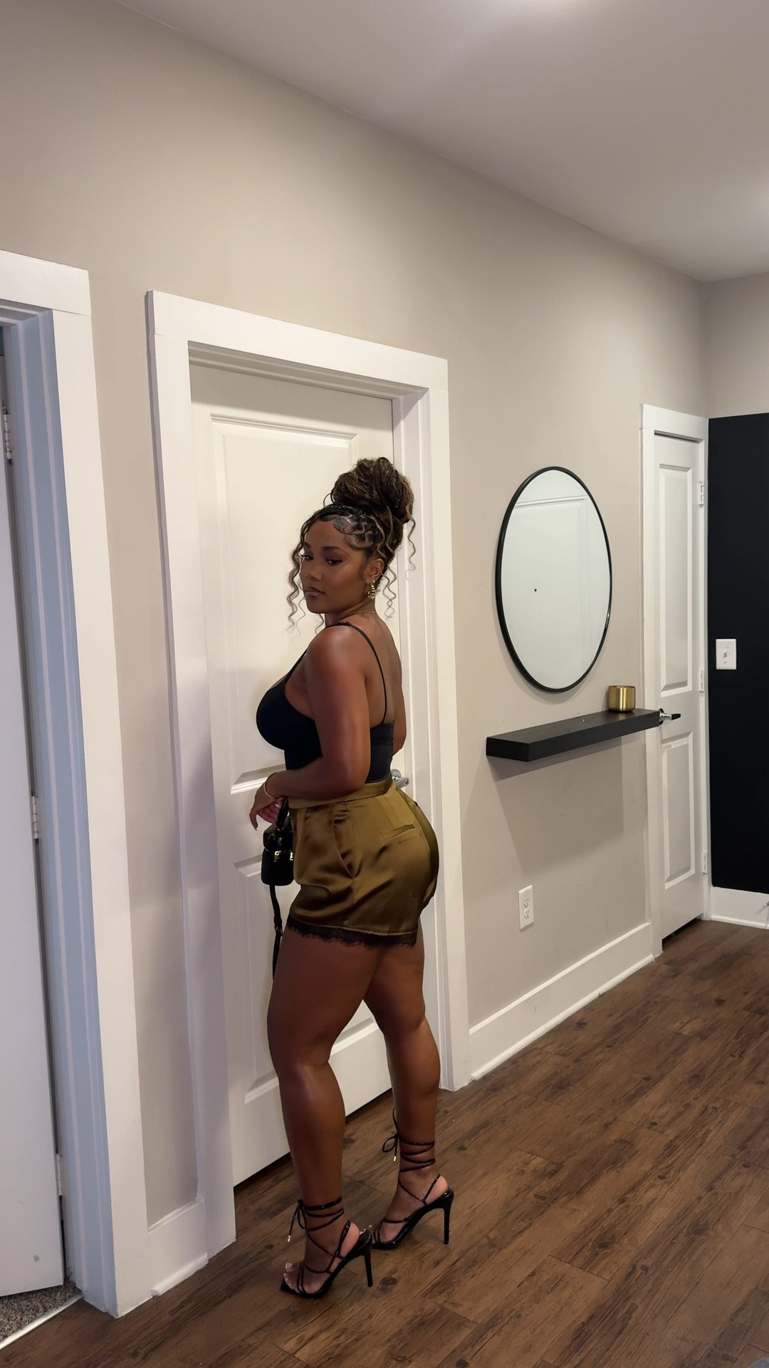 the perfect Simple outfit for a night out ☺️ I’m wearing a medium in the Skims bodysuit & it really snatches you. The shorts are from Zara, here’s the code| 8358 399 510 