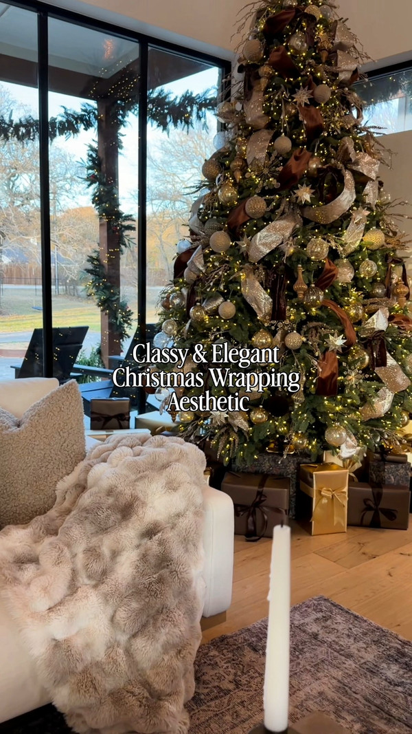 Obsessed with how our Christmas wrapping paper aesthetic came together this year.