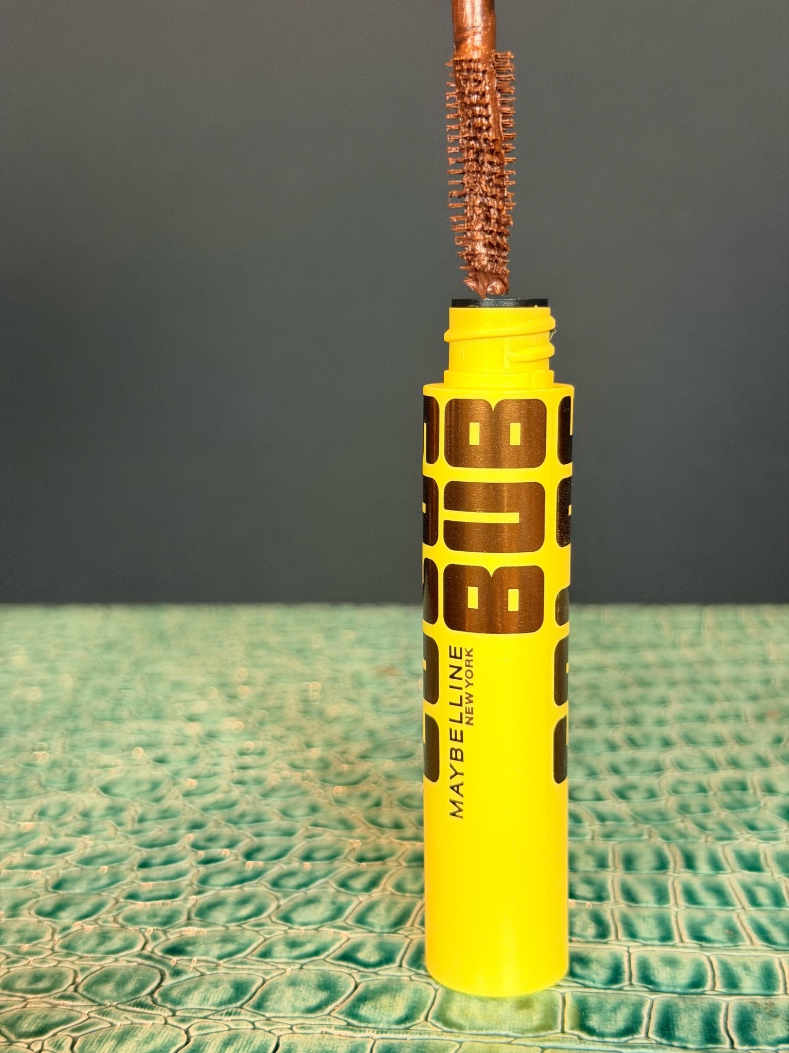 1️⃣ Maybelline Colossal Bubble Mascara 🫧

The Verdict: Weightless Architecture.

If heavy formulas pull your lashes down, this is your solution. The breakthrough inflator comb brush delivers an undeniable “bubbled-up” volume that feels shockingly light. It separates flawlessly while giving that sleek, inflated look. Perfect for a refined, everyday aesthetic without the drag.

#LTKselfcare #LTKBeauty #LTKSaleAlert