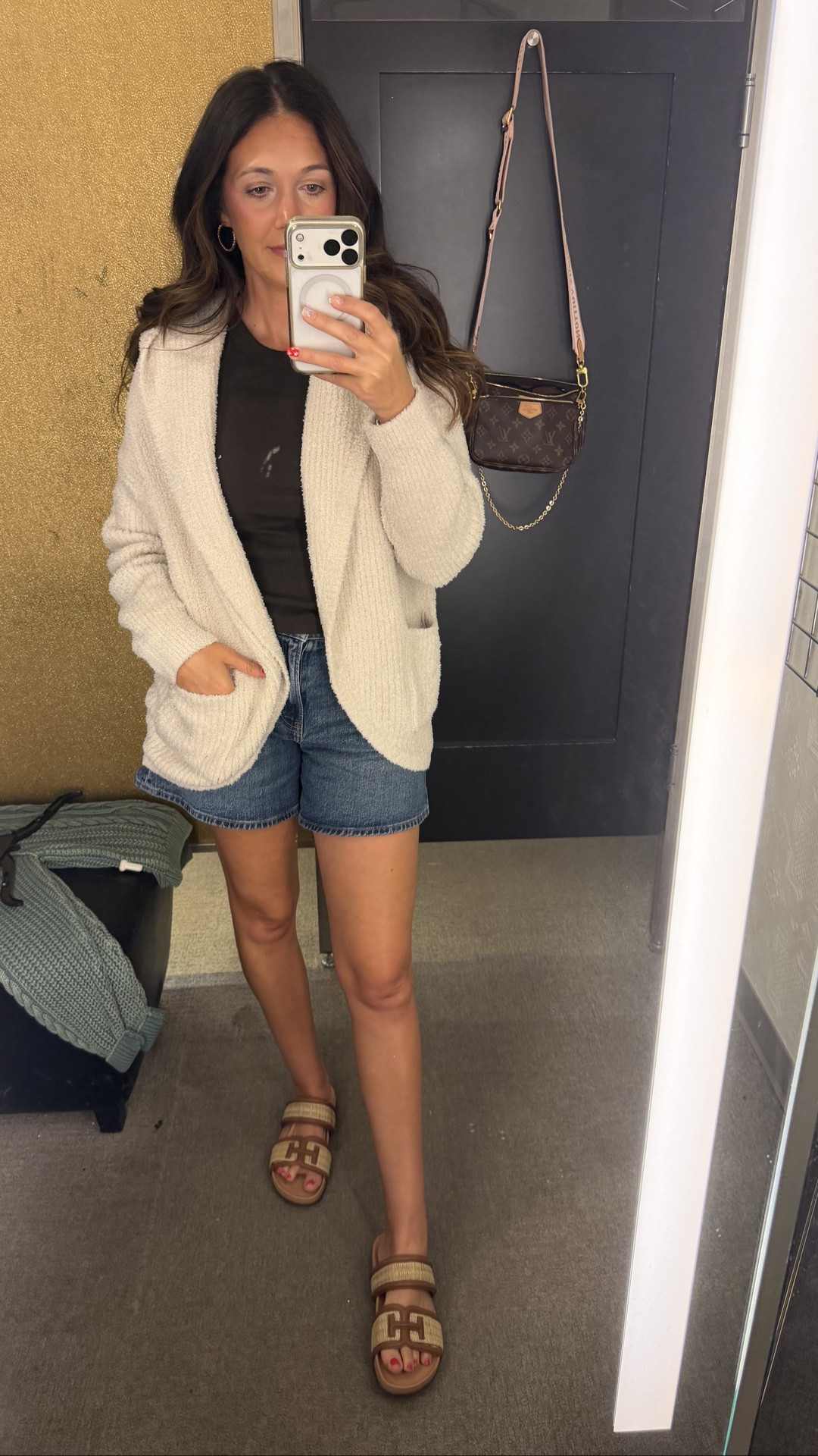 Barefoot Dreams ☁️

#nordstrom #nordstromsale #nsale #nordstromanniversarysale #barefootdreams

#LTKSaleAlert #LTKmomlife #LTKselfcare