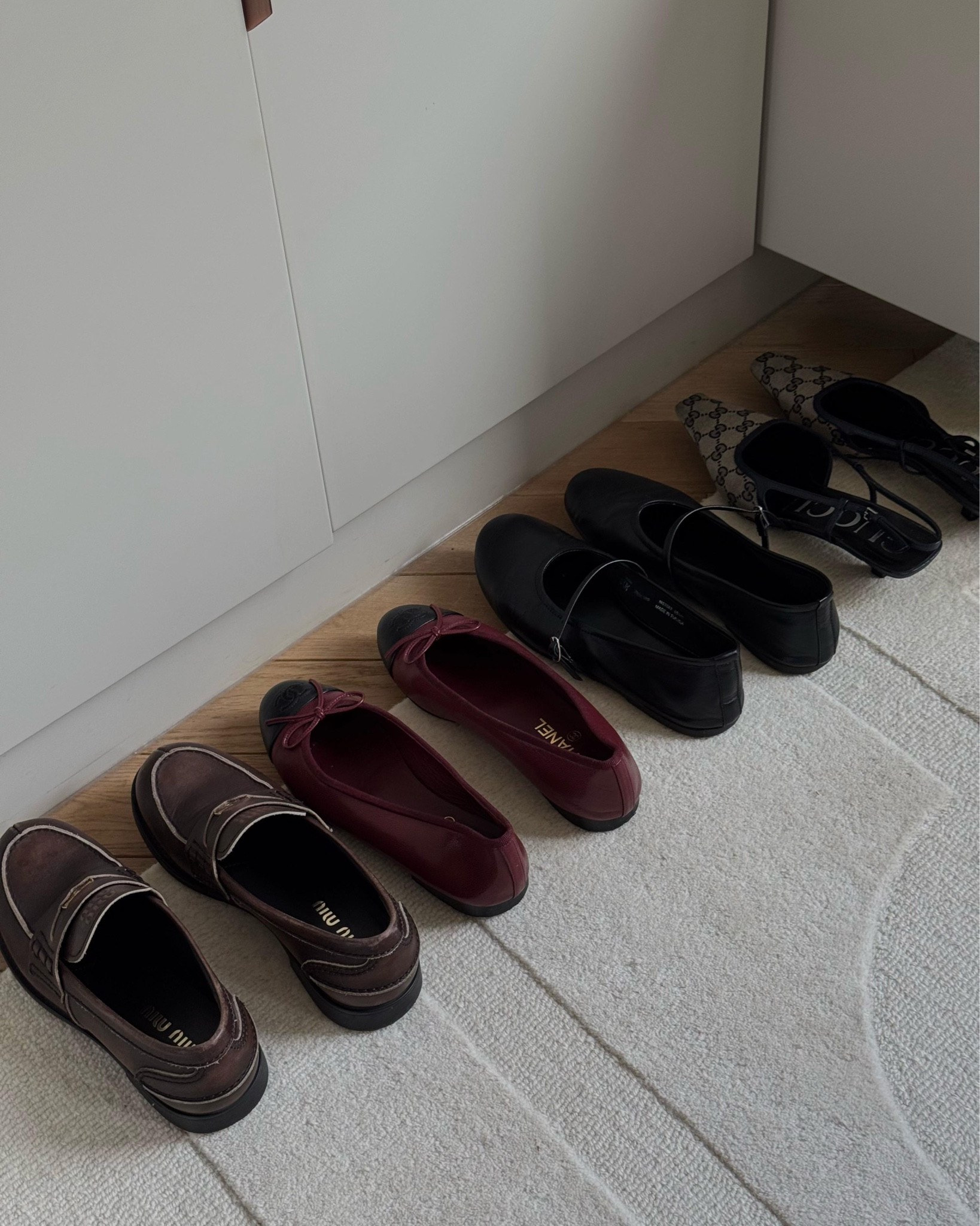 Current shoe rotation 🤎

Ballet flats, ballet pumps, flat shoes, sandals, heels, pointed heels, court shoes, designer shoes, Miu Miu, Chanel, Gucci, vintage shoes, vintage heels

#LTKuk #LTKshoes #LTKspring