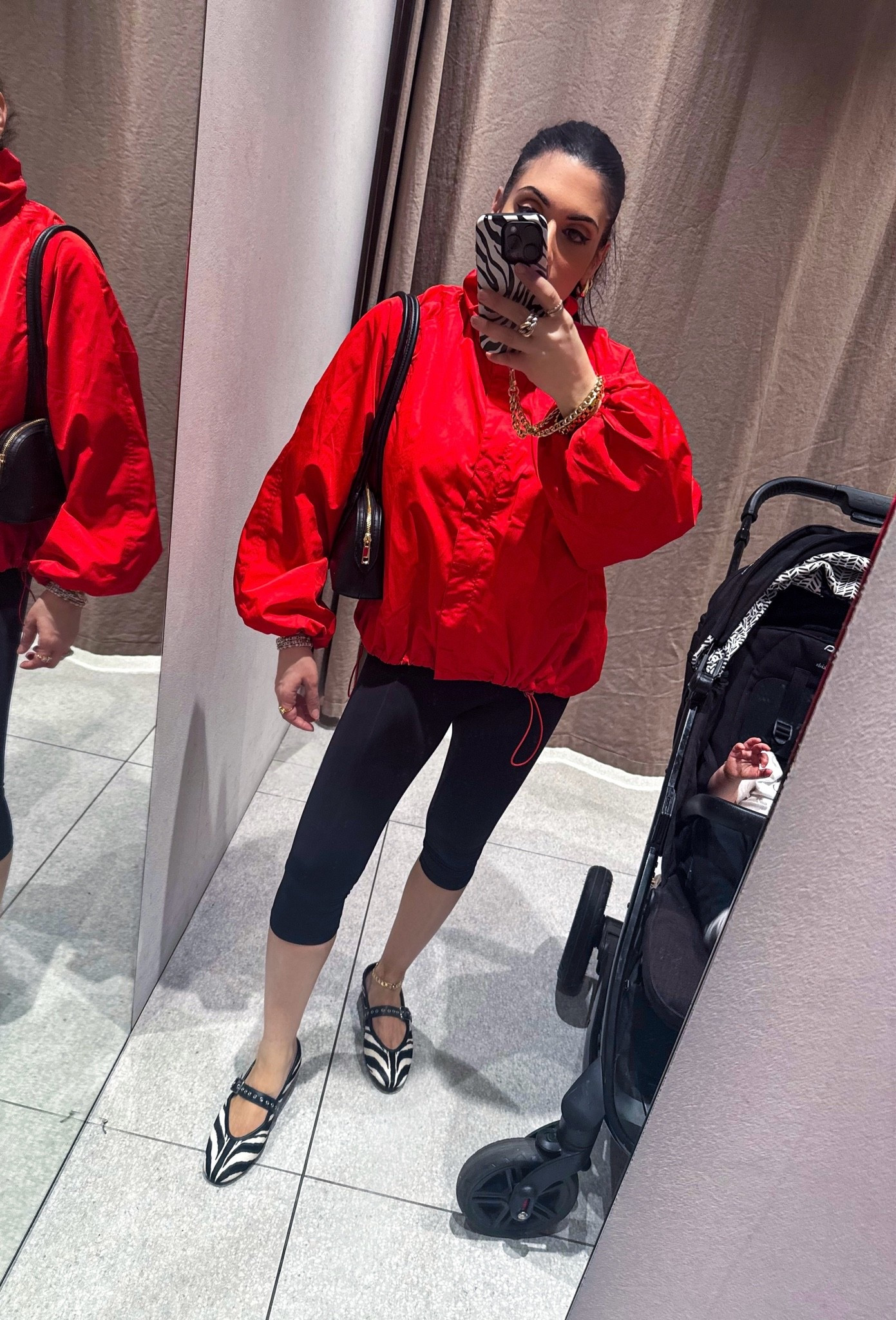 Easy chic mom outfit for doing errands🖤❤️

#LTKxMadewell #LTKmomlife #LTKPetite