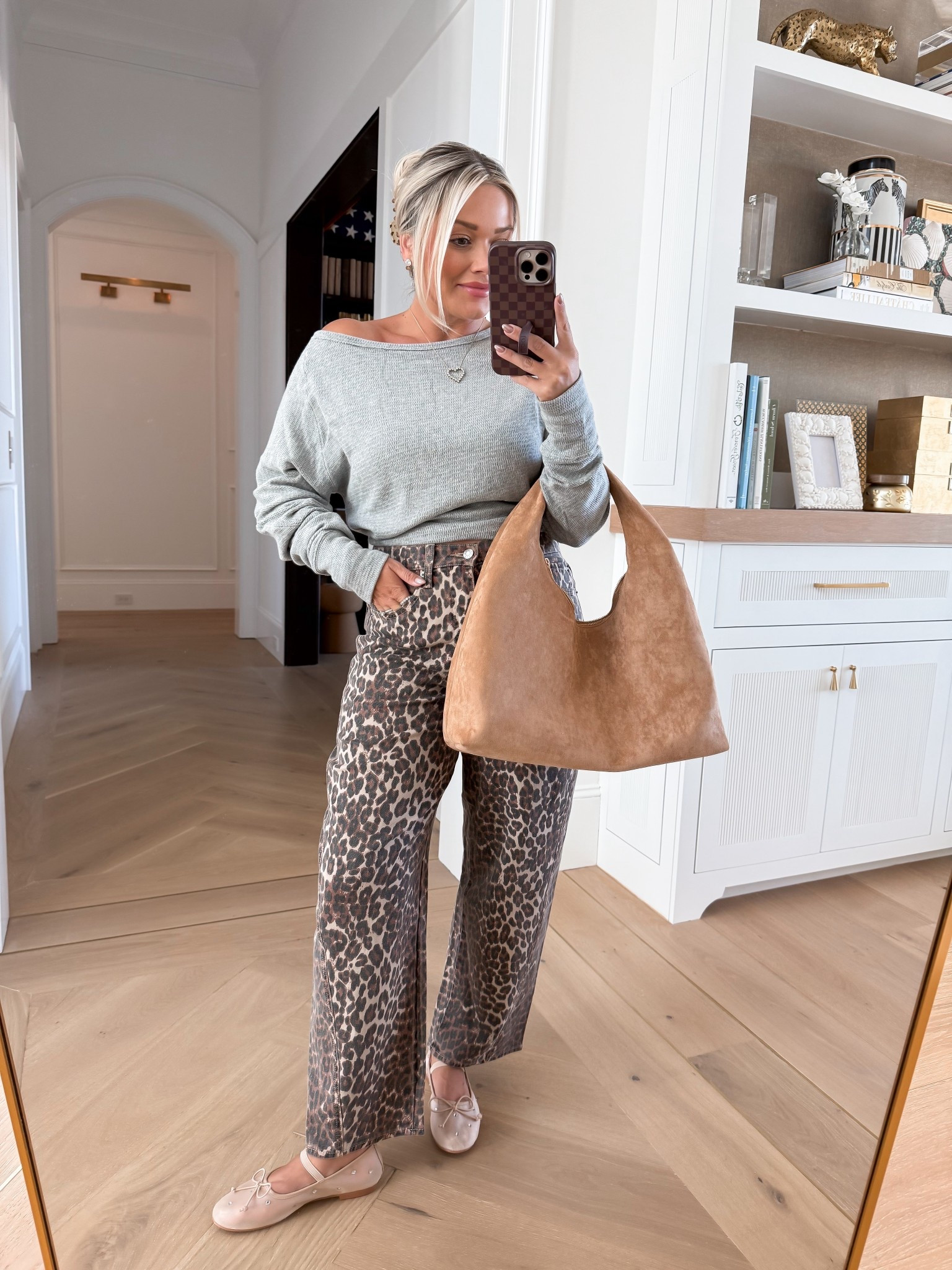 I loveeeee these jeans! 
This outfit is so cute! 
Wearing size 27 jeans, small top
@nordstrom #NordstromPartner

#LTKPetite #LTKFindsUnder100 #LTKFallSale