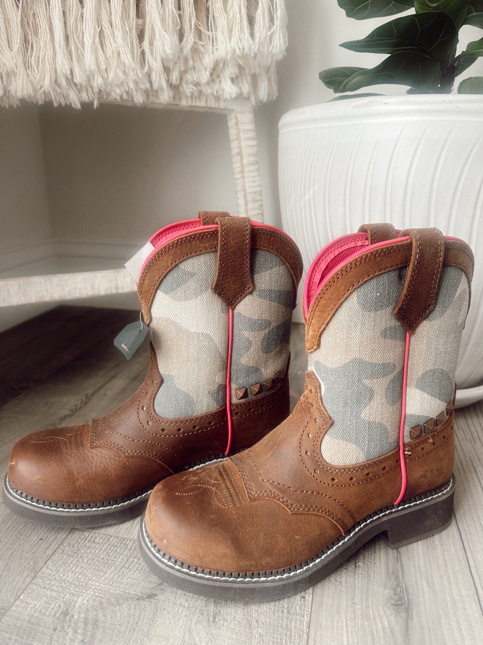 With us starting our building process here soon + moving to land I wanted a cute yet still comfy + safe pair of boots to wear!!! I love these work boots! Linking a ton of women’s work boots! 

We will be building here soon so these will be nice to have while helping at the house and such! 

Steal toe boots, work boots, work wear, farm work boots, barn boots, hard working girlie 


#LTKActive #LTKShoeCrush #LTKWorkwear