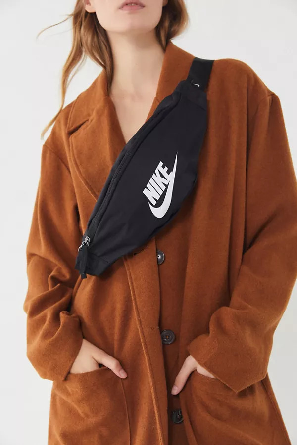 Nike Heritage Belt Bag | Urban Outfitters (US and RoW)