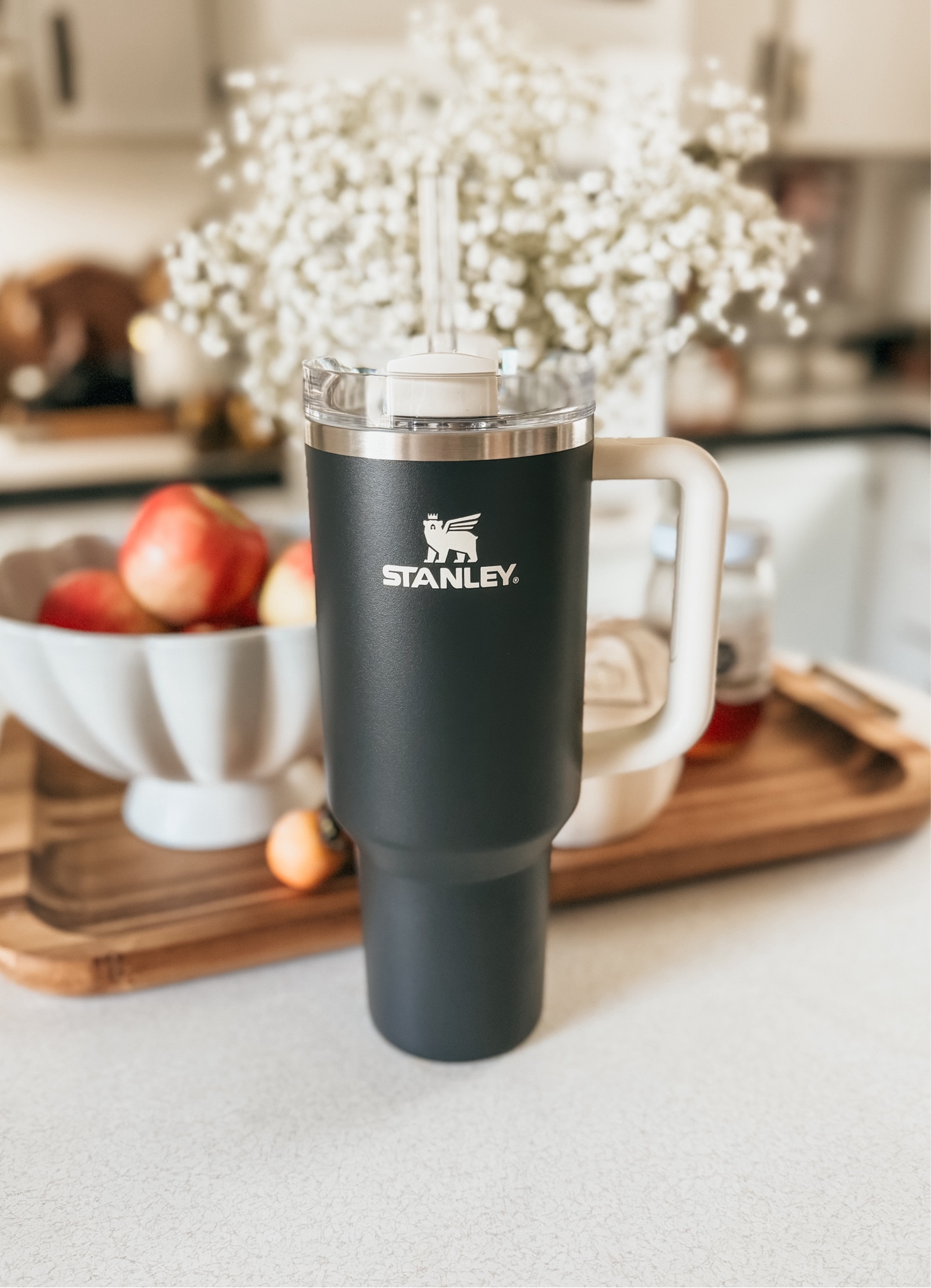 Monochrome Neutral Stanley. Perfect for Autumn! 


#LTKSeasonal #LTKFindsUnder50 #LTKHome