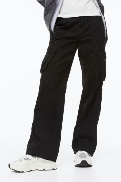 Canvas Cargo Pants | Black Cargo Pants Outfits | Spring Outfits 2023 | HM Pants Outfit | H&M (US + CA)