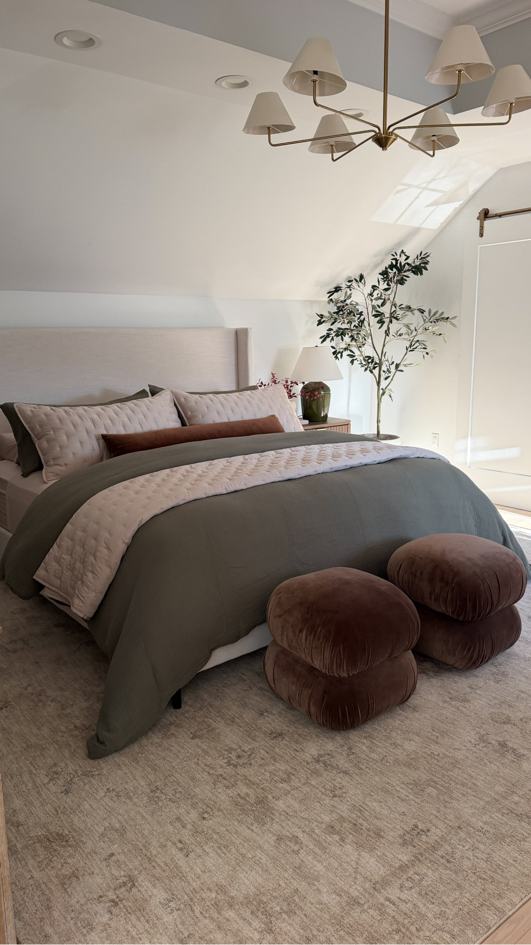 It’s always the little details that pull a space together. 🤎

These velvet ottomans were the finishing touch our bedroom needed for fall. I love the rich brown tone against the soft olive bedding, it instantly added so much warmth, texture, and that elevated designer feel I was going for.

And the shape?? So good. They feel like little sculptural pieces at the end of the bed and completely changed the whole look.

Linked the ottomans + the rest of our bedroom details here. ✨

#LTKSaleAlert #LTKHome