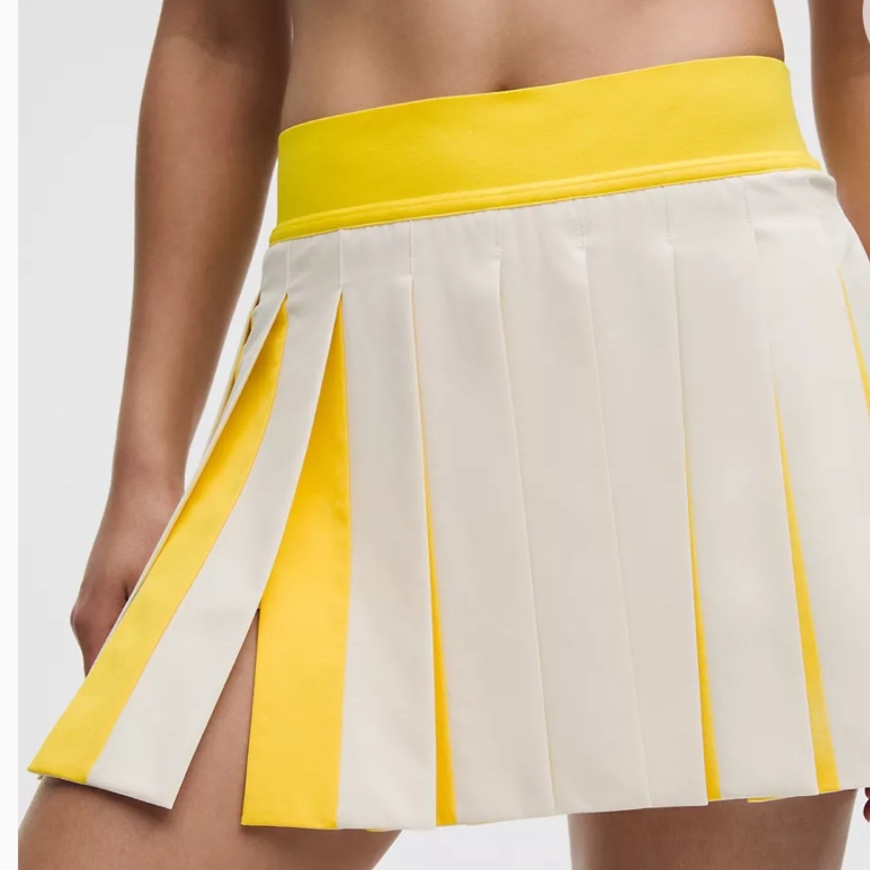 I am LOVING LuLu Lemon’s line of yellow right now.  ☀️
#tennisskirt #yellow 

#LTKActive #LTKOver40 #LTKSeasonal